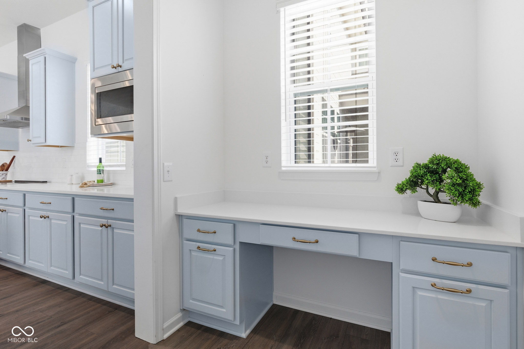 15304 Fairlands Drive