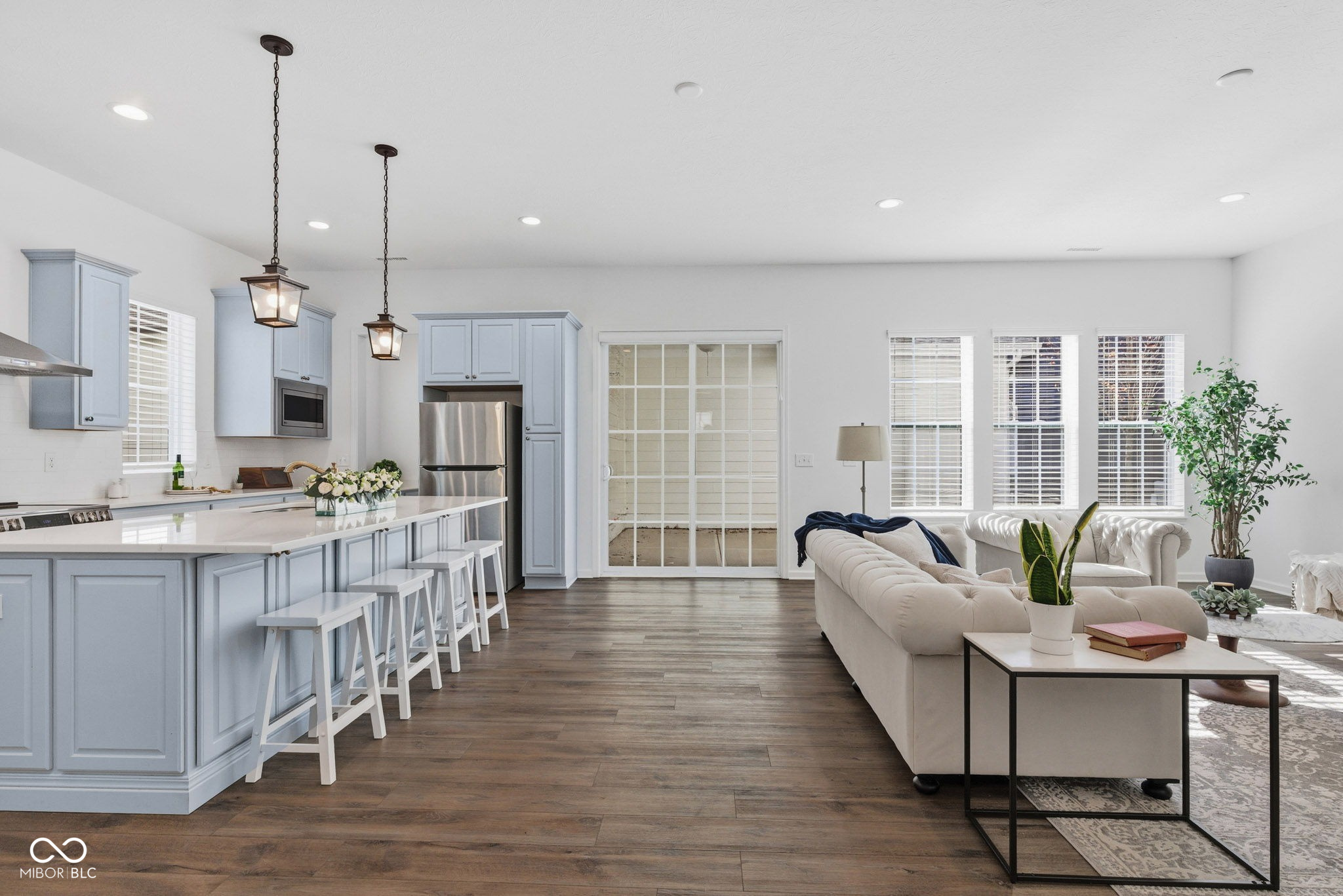 15304 Fairlands Drive