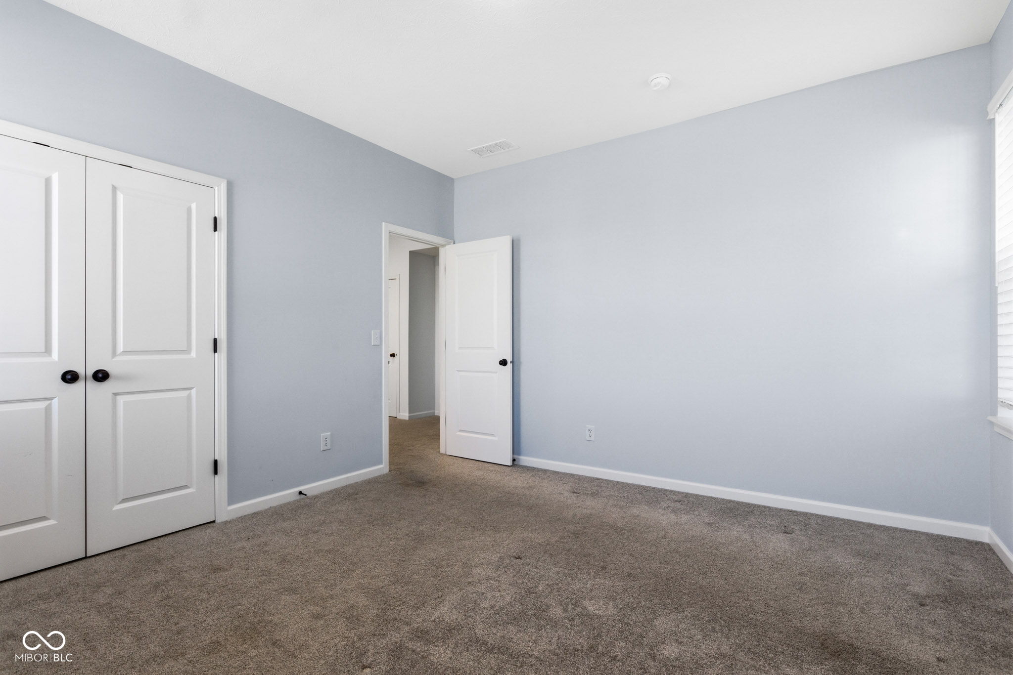 15304 Fairlands Drive