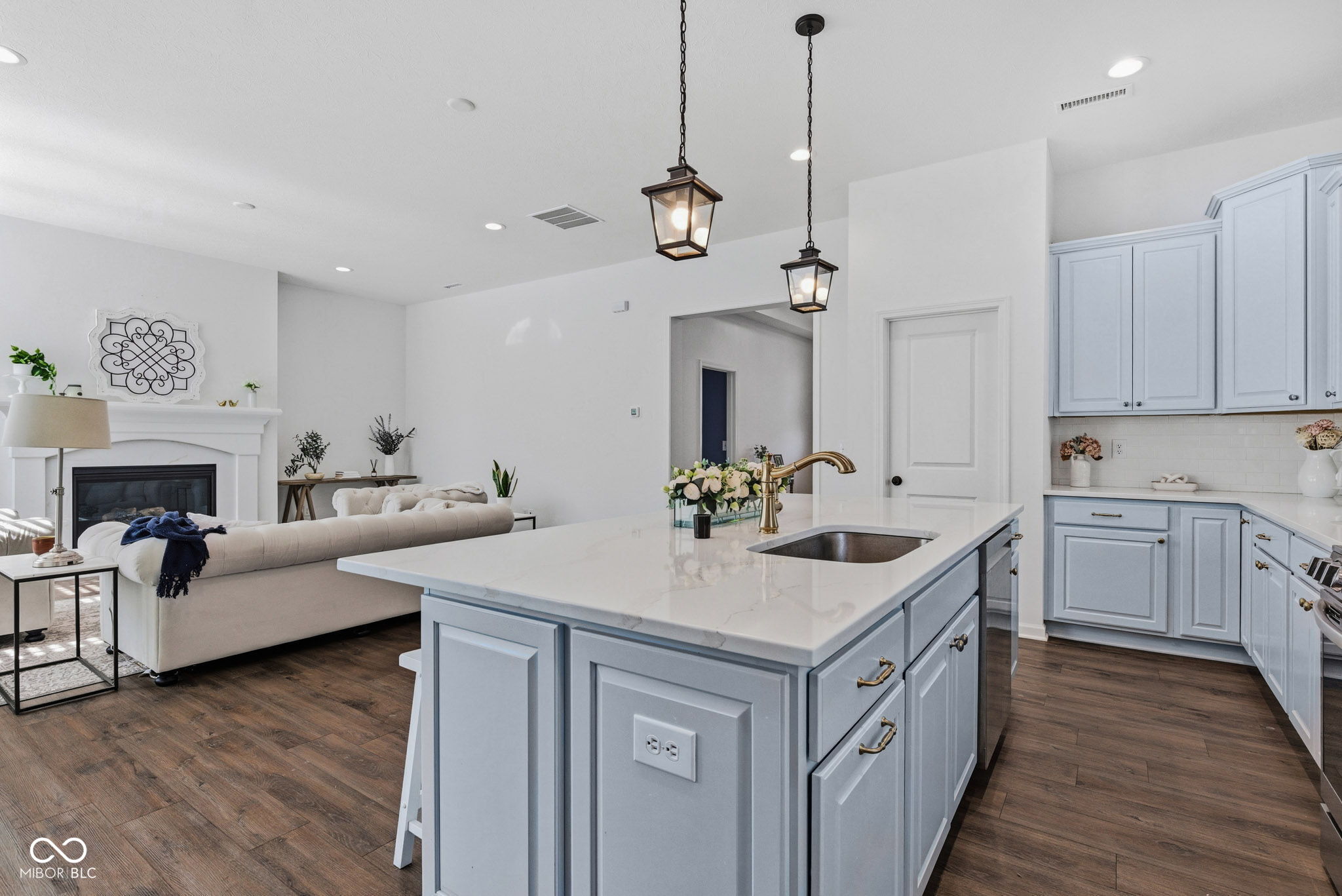 15304 Fairlands Drive