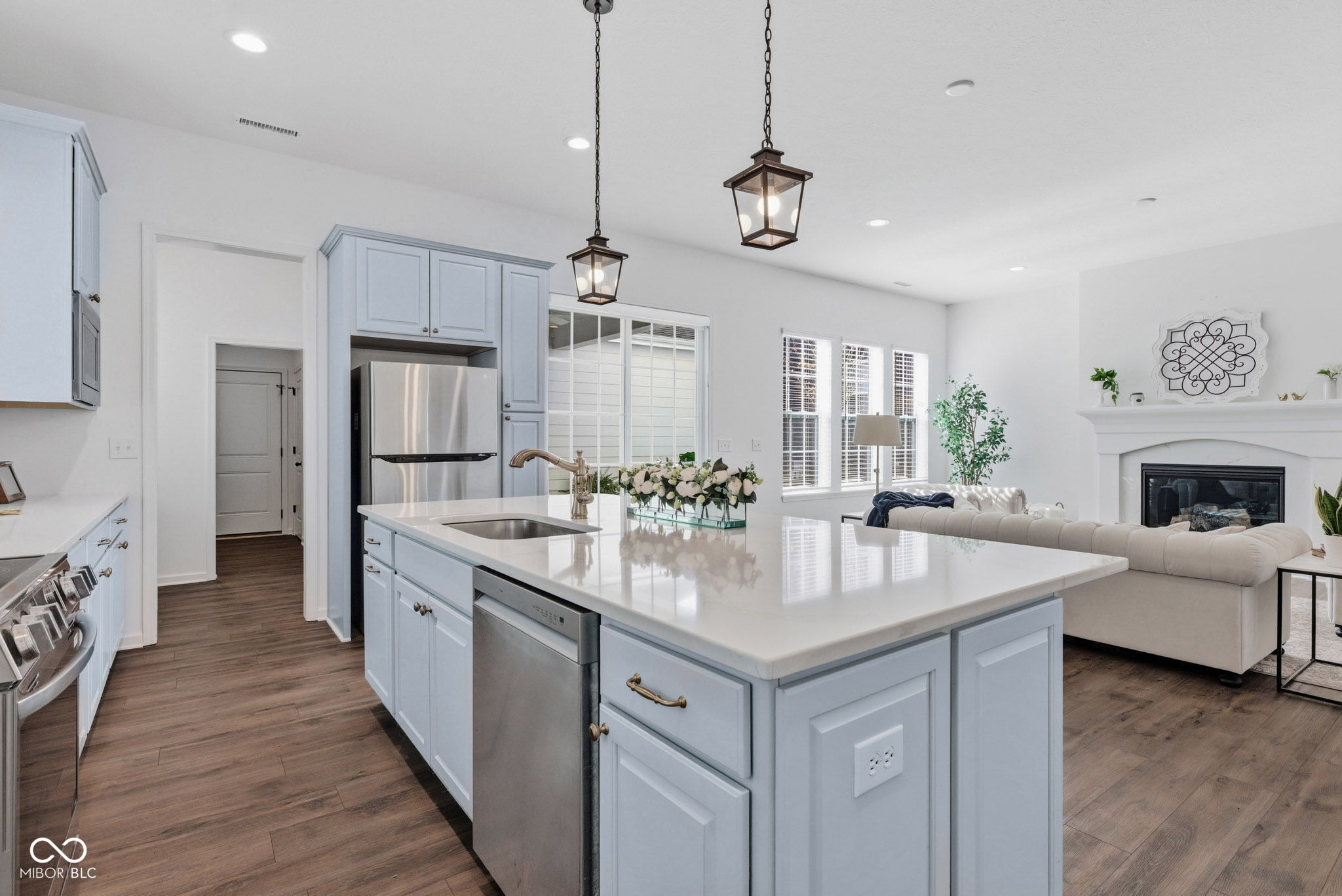 15304 Fairlands Drive