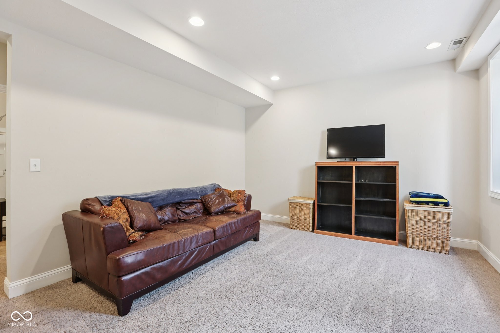 6177 Andrews Way