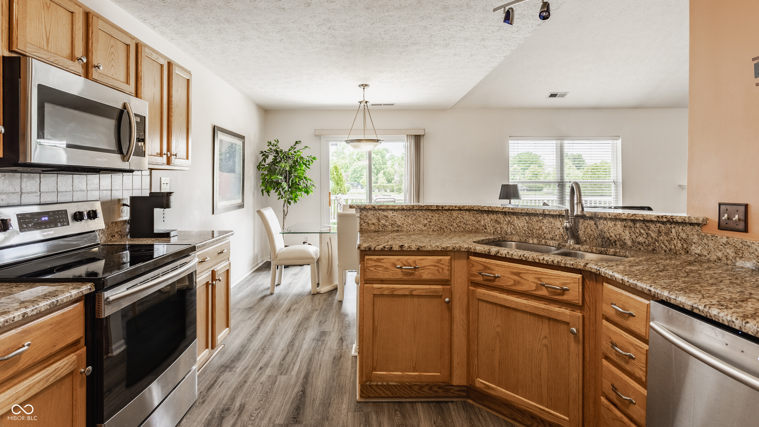 13390 Grosbeak Court