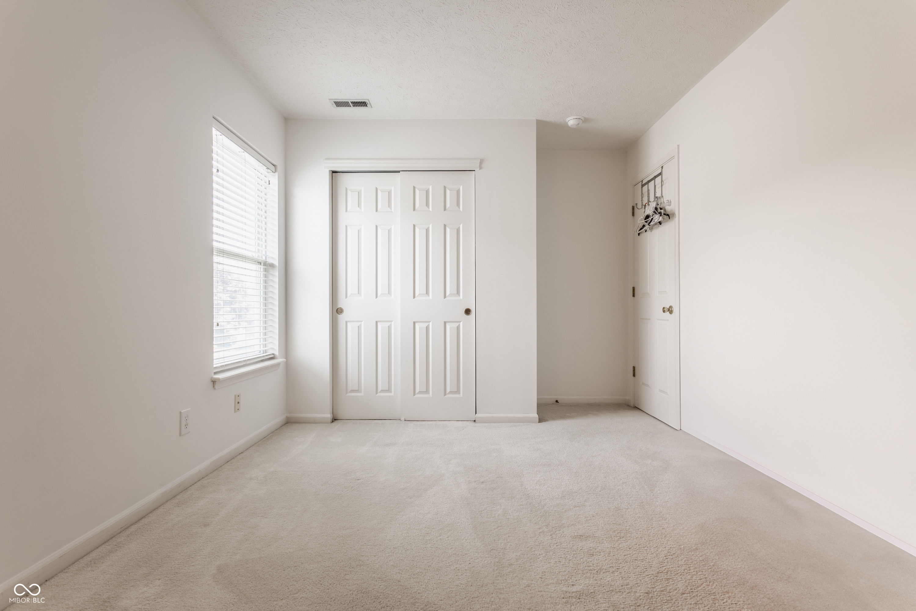13390 Grosbeak Court
