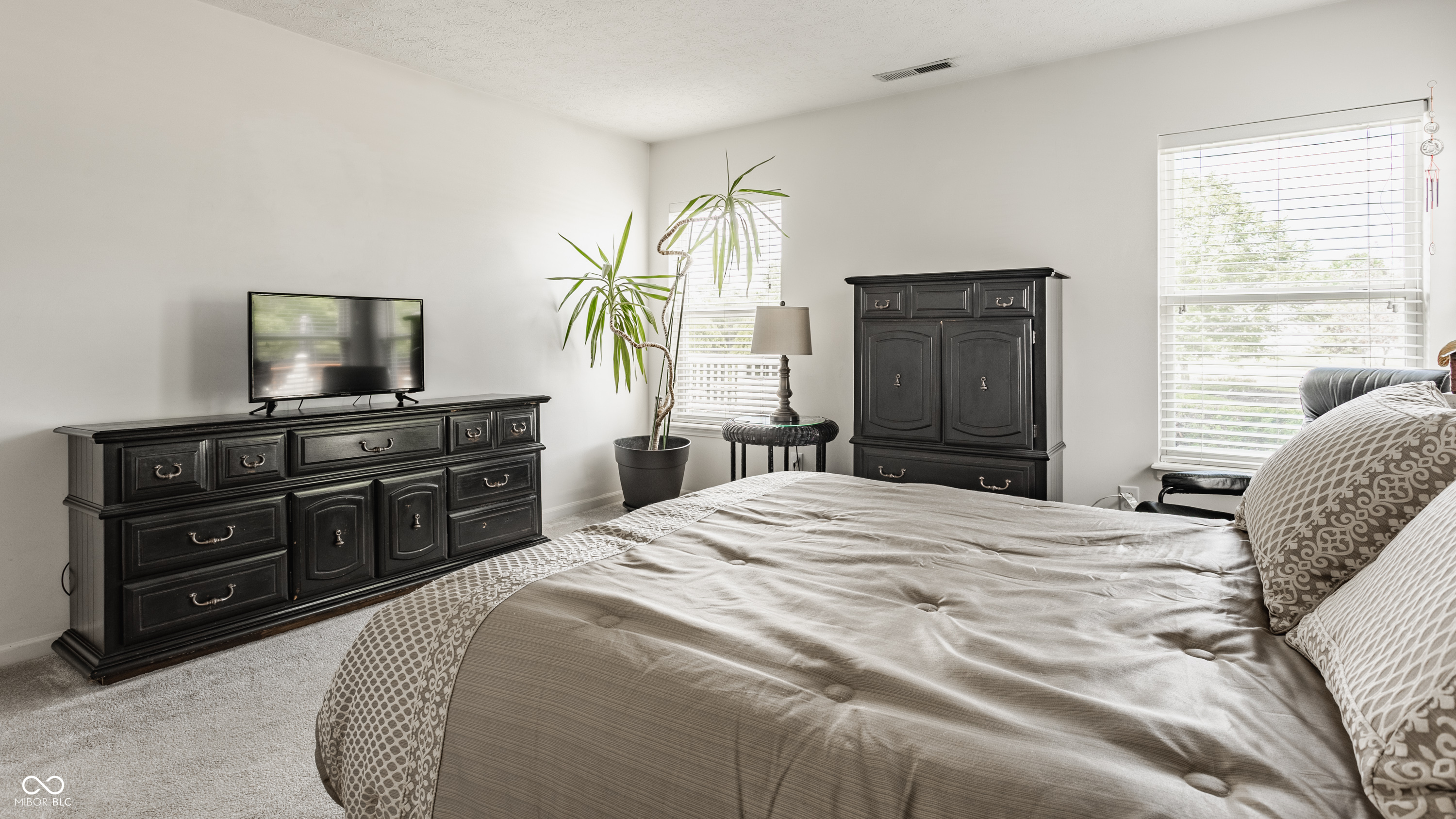 13390 Grosbeak Court