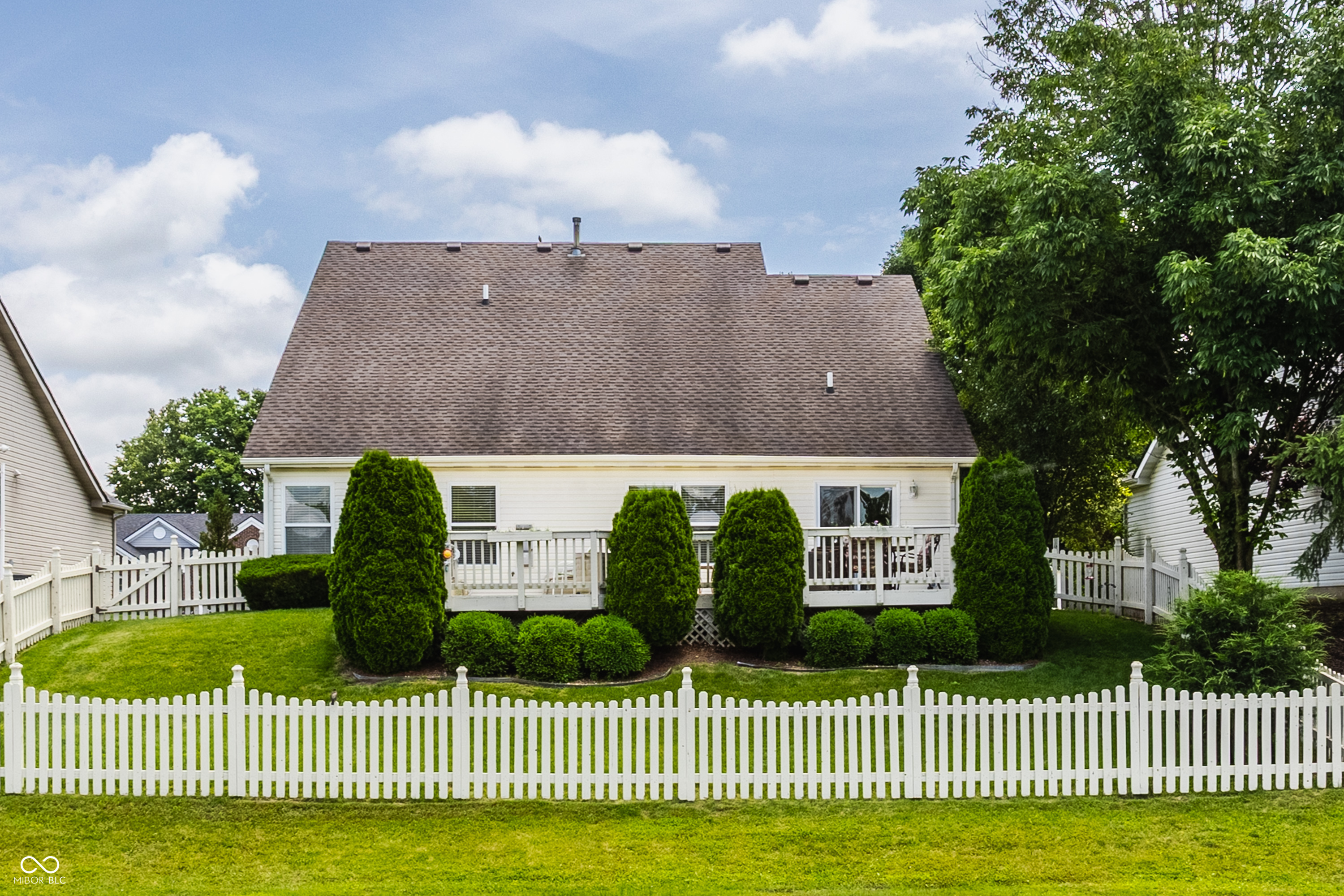 13390 Grosbeak Court