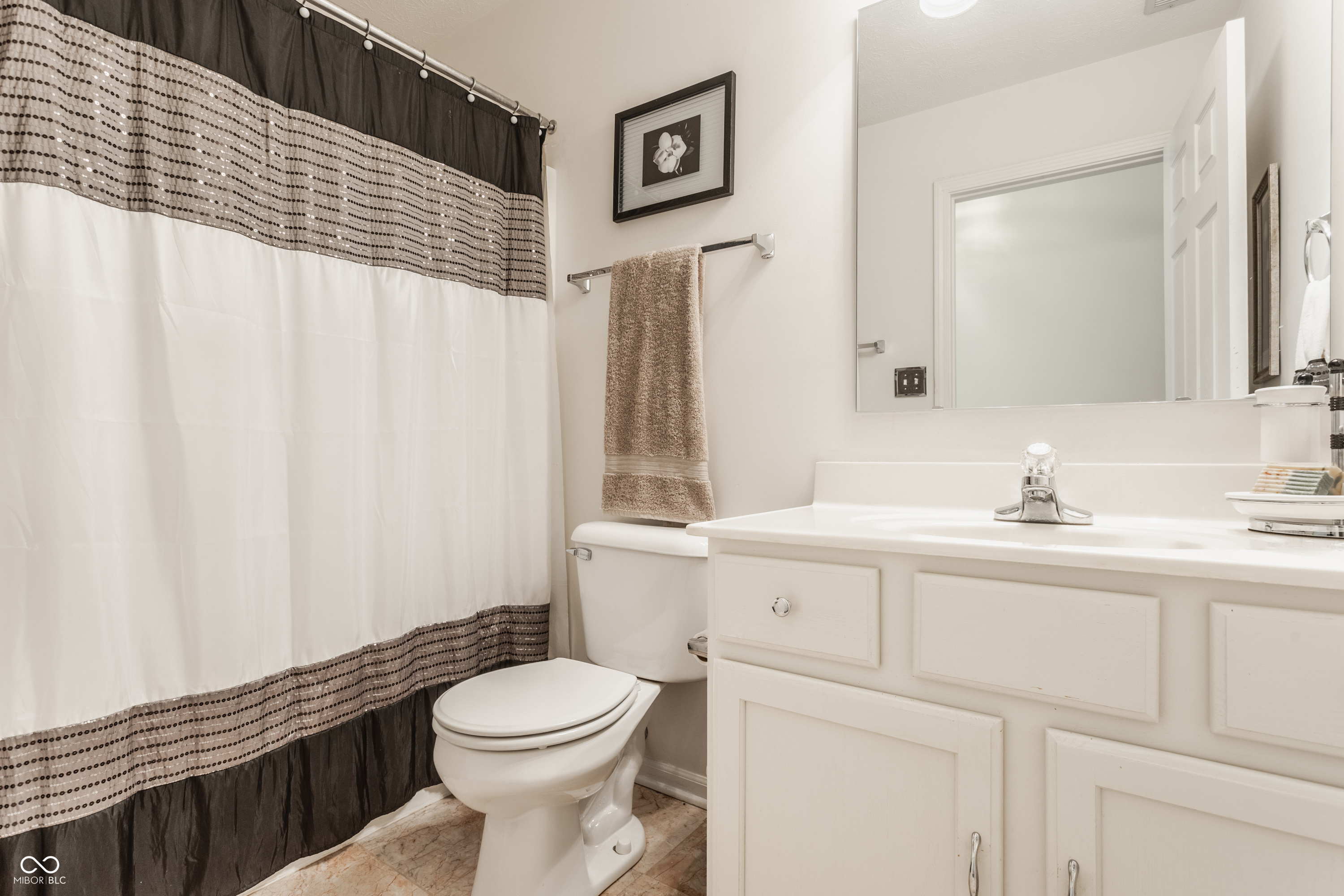 13390 Grosbeak Court