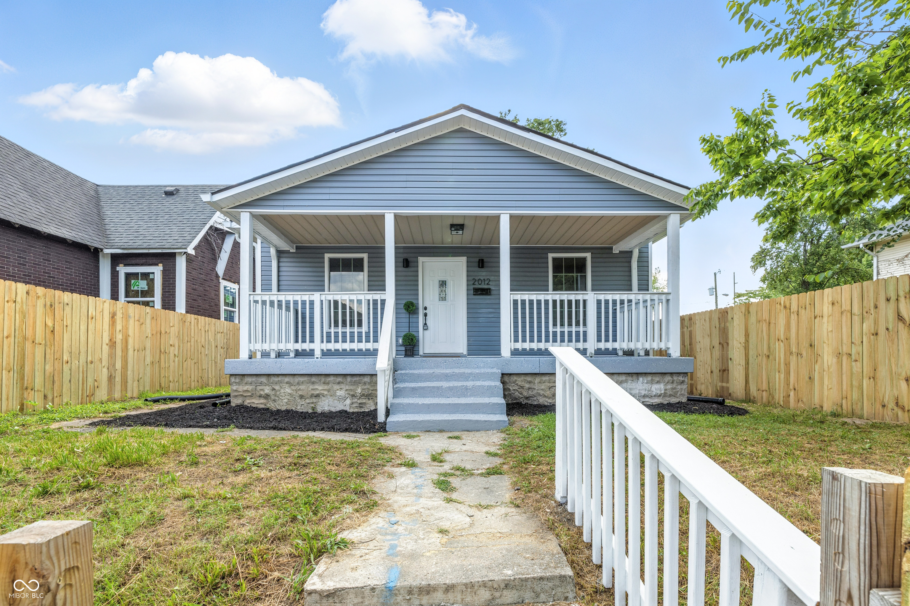 2012 N Dexter Street