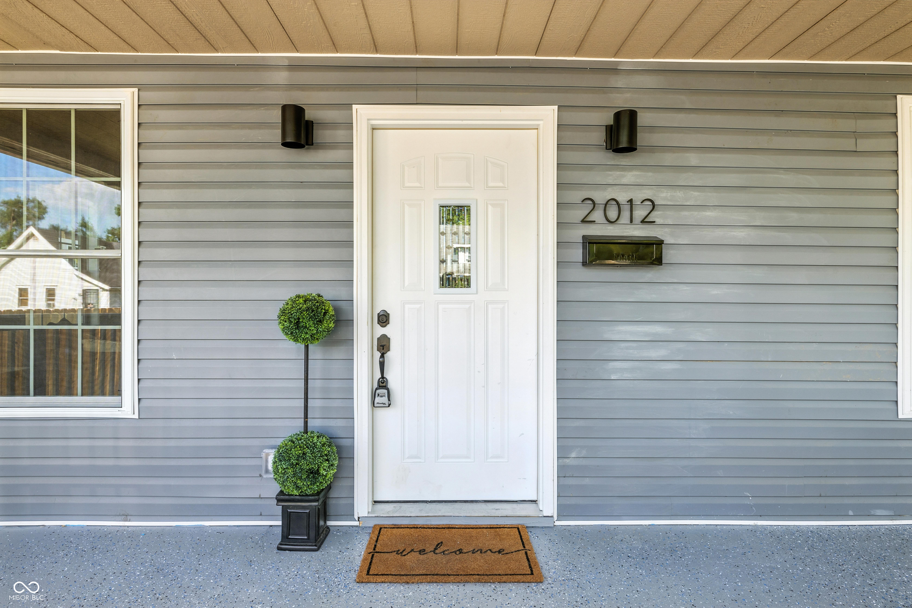 2012 N Dexter Street