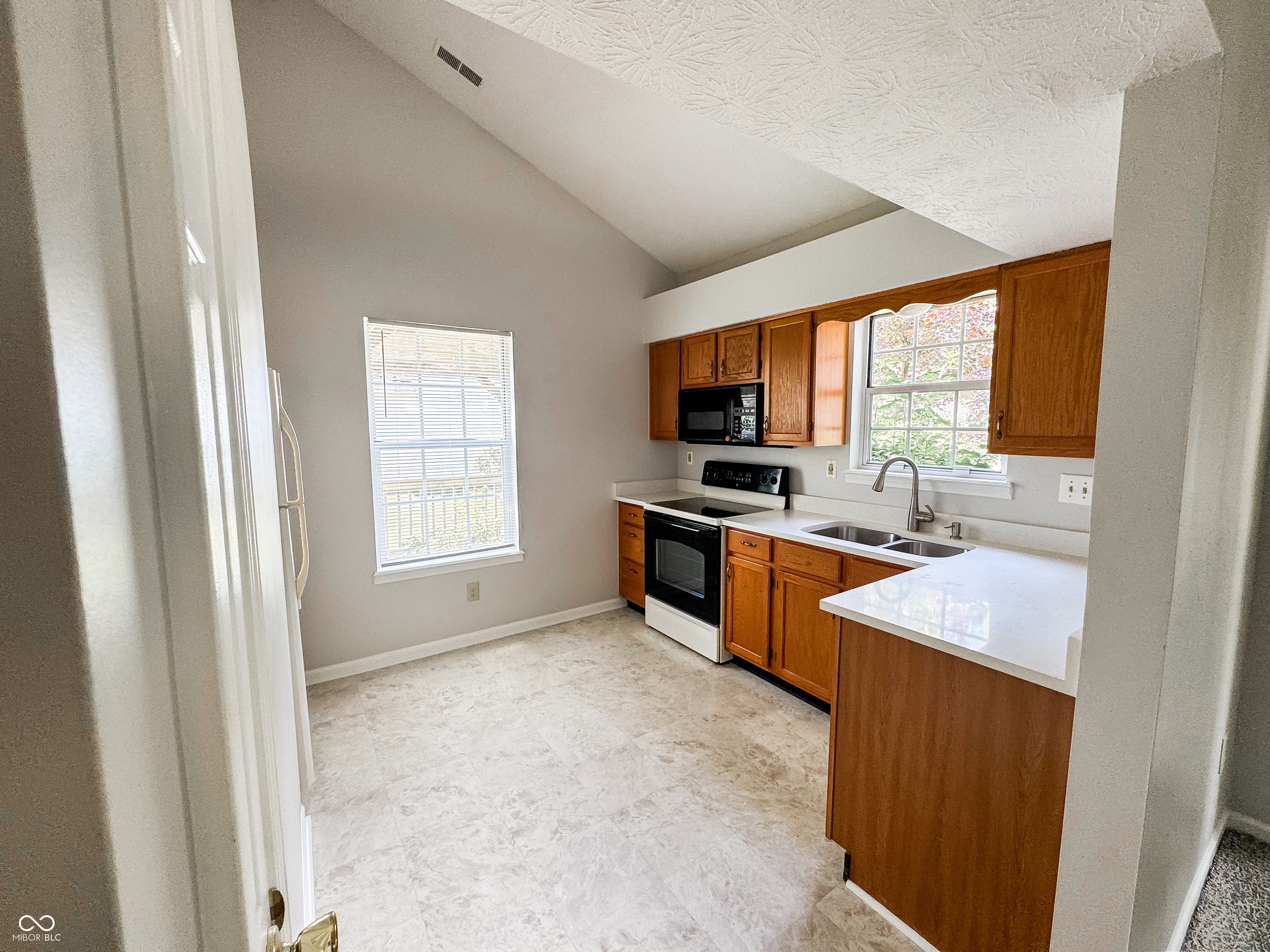 9672 River Oak Lane E