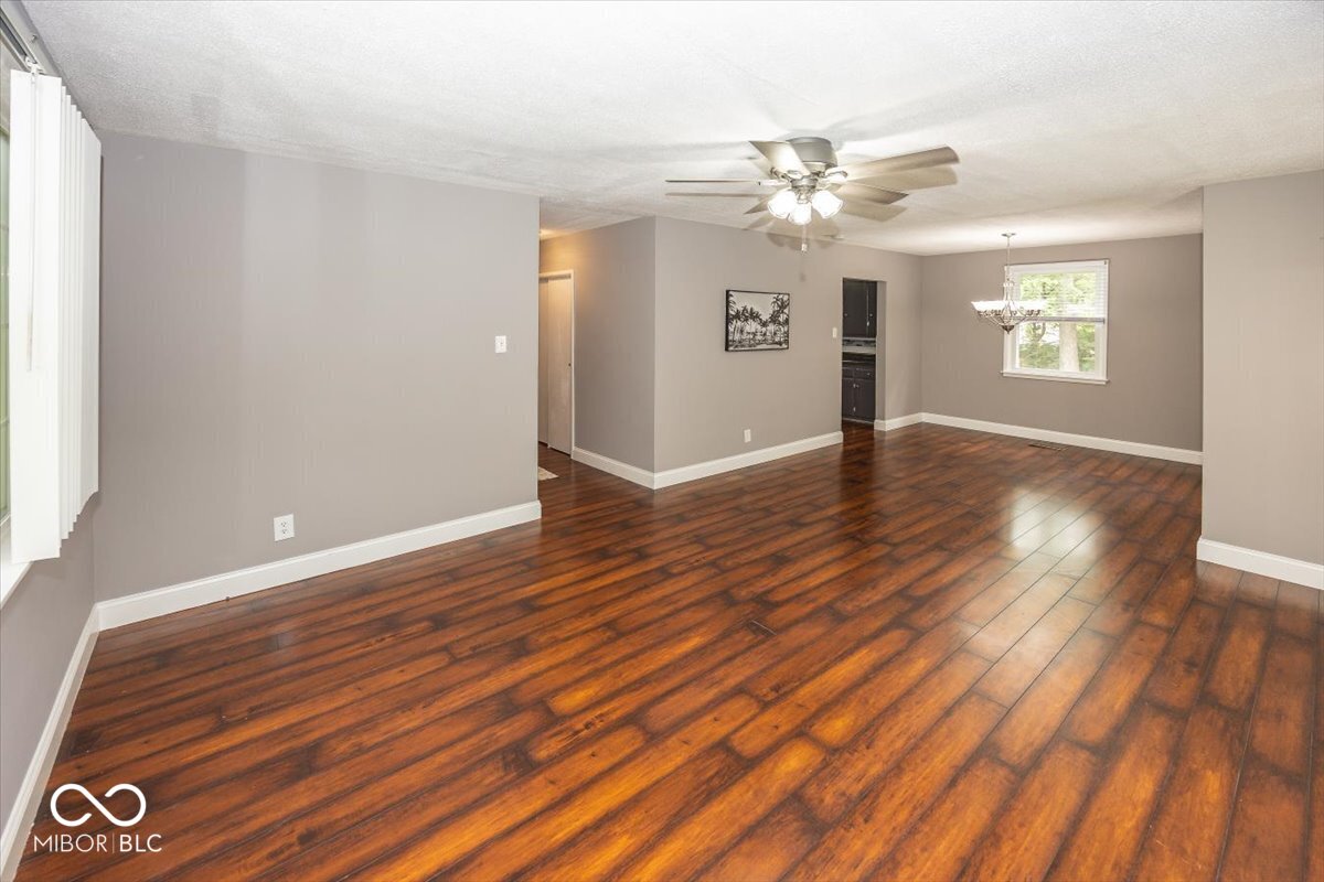 4044 N Drexel Avenue