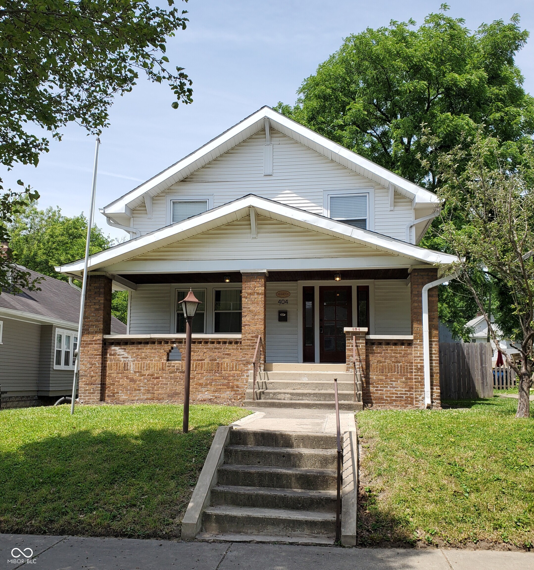 404 N Riley Avenue