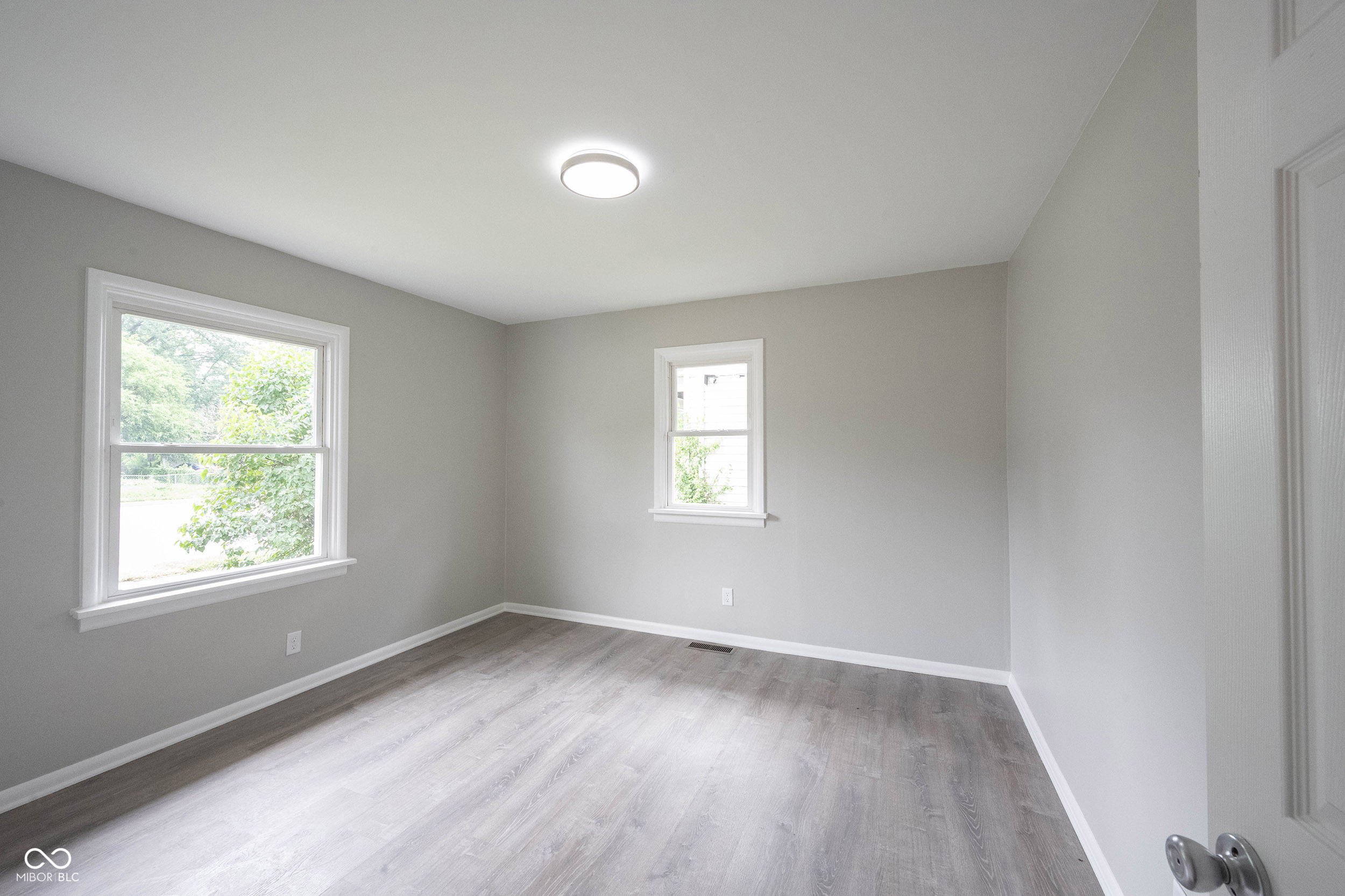 2334 S Keystone Avenue