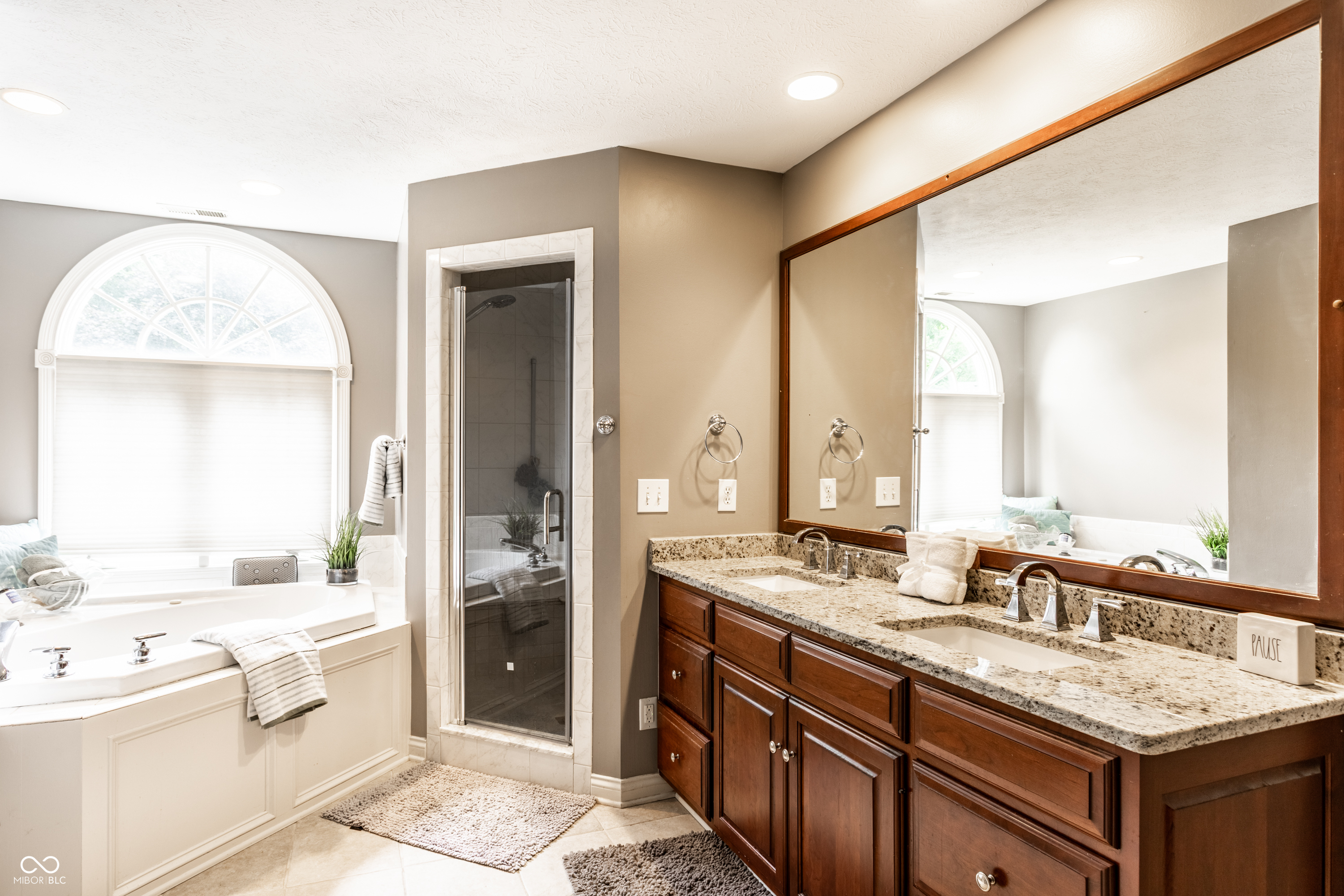 14304 Woodfield Drive S