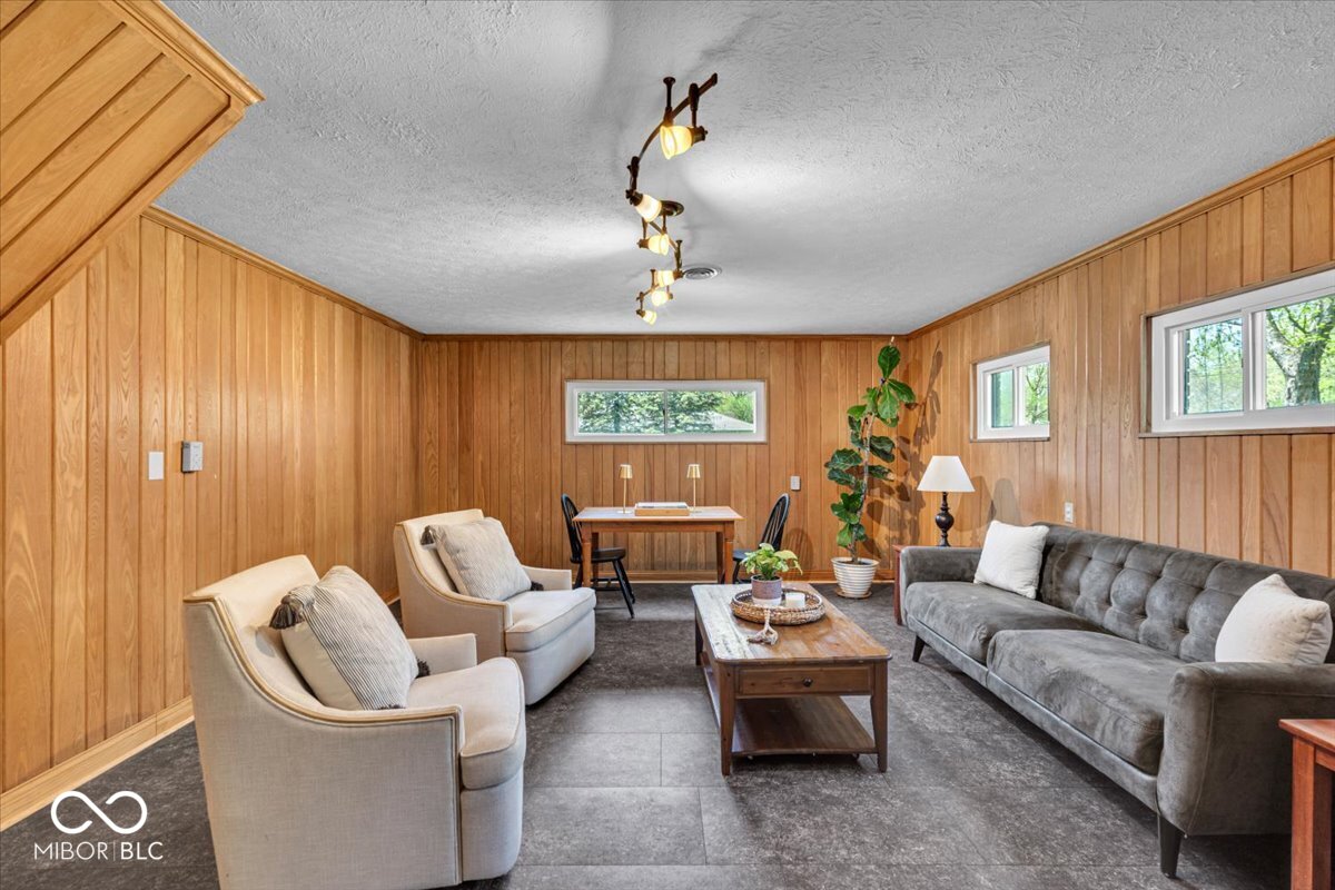 7205 Steven Lane