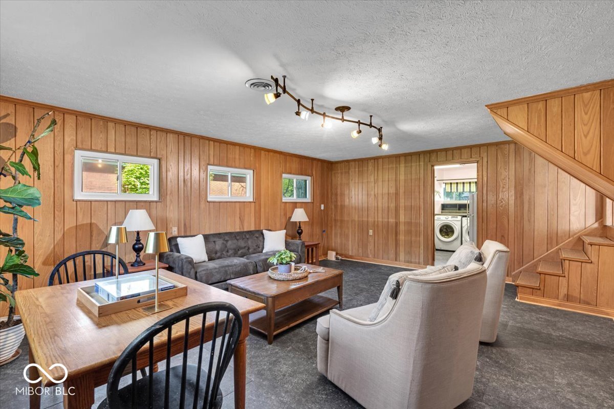 7205 Steven Lane