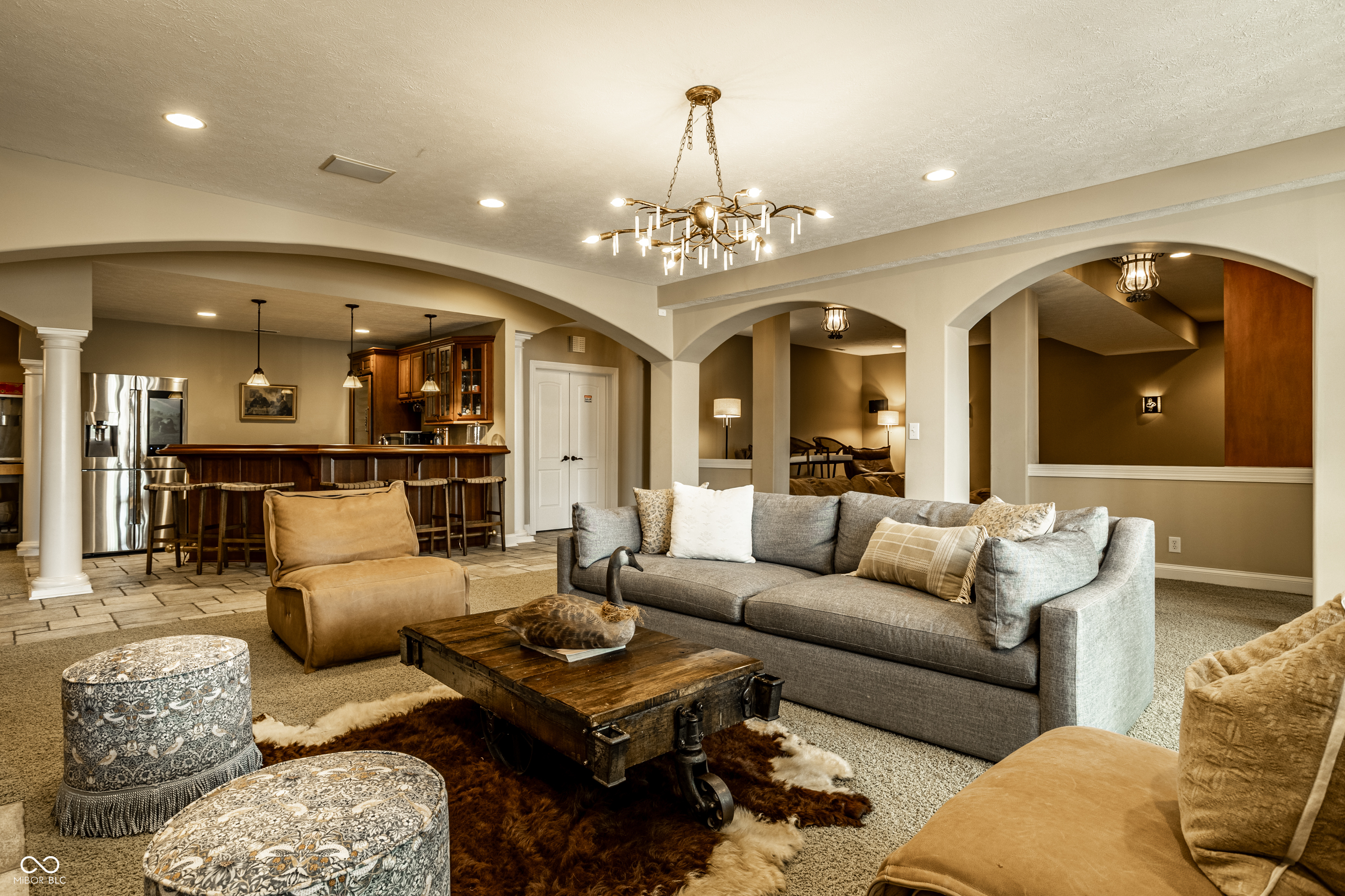 10410 Charter Oaks