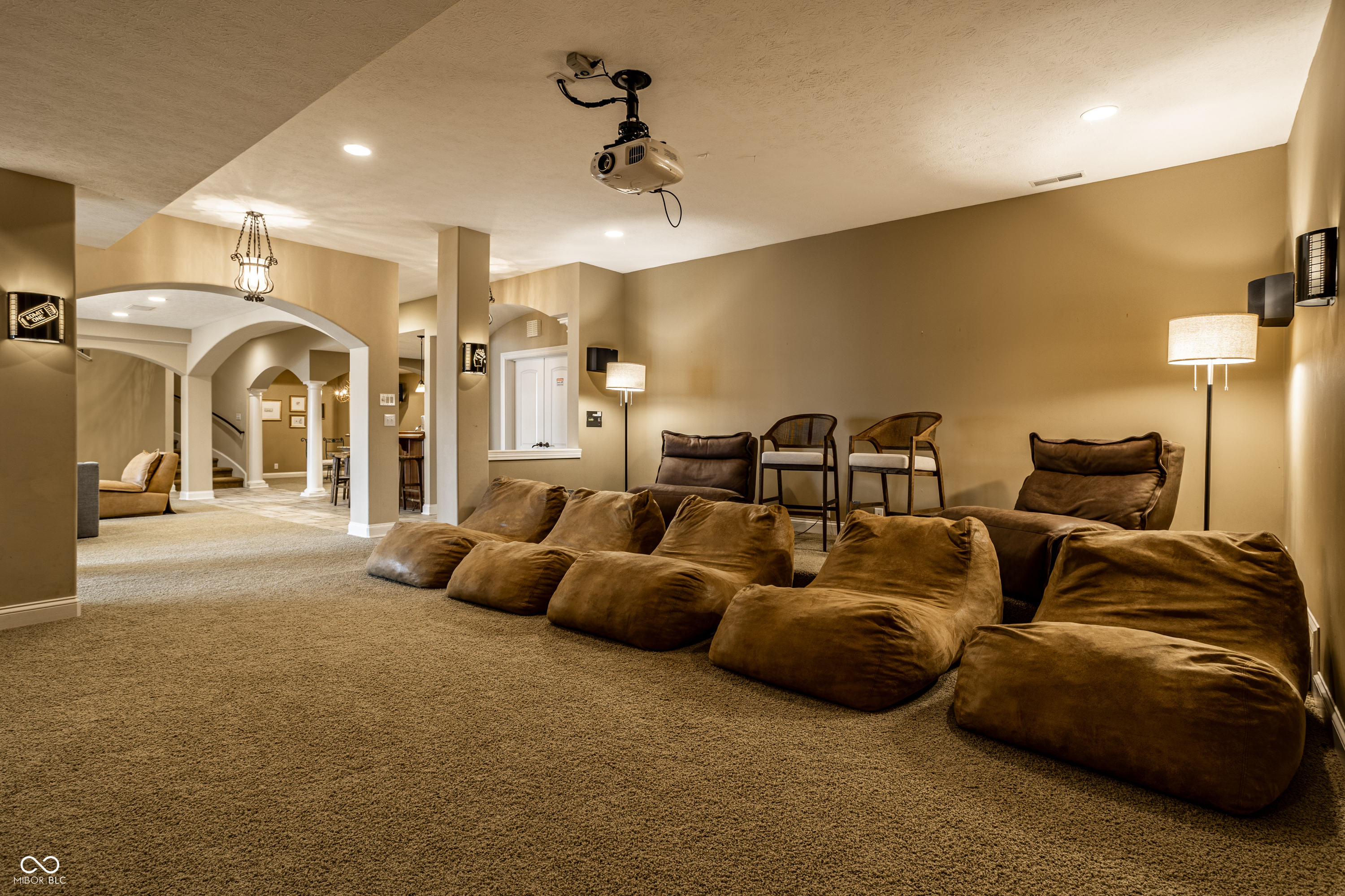 10410 Charter Oaks