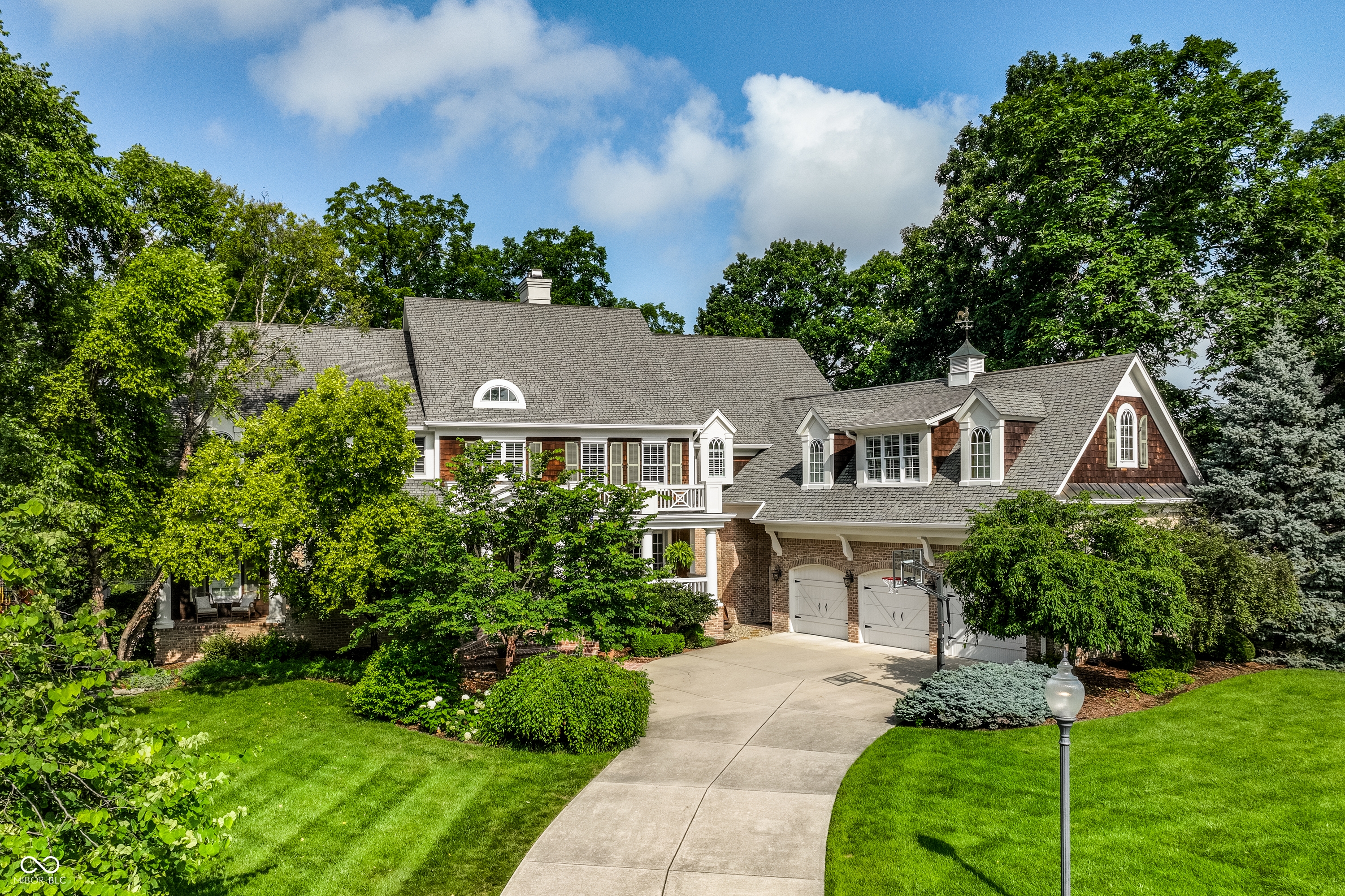 10410 Charter Oaks