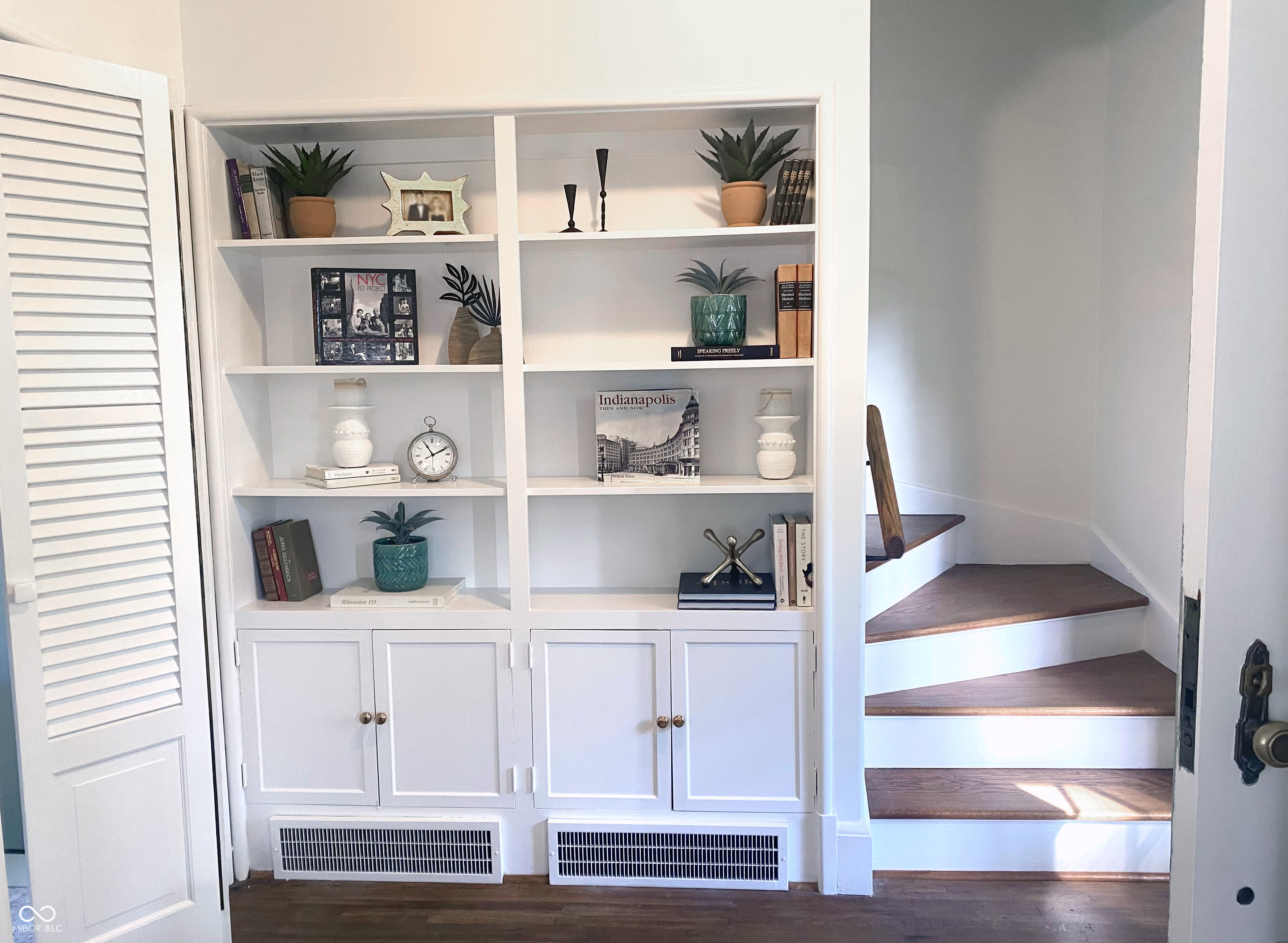 2032 Kessler Blvd E Drive