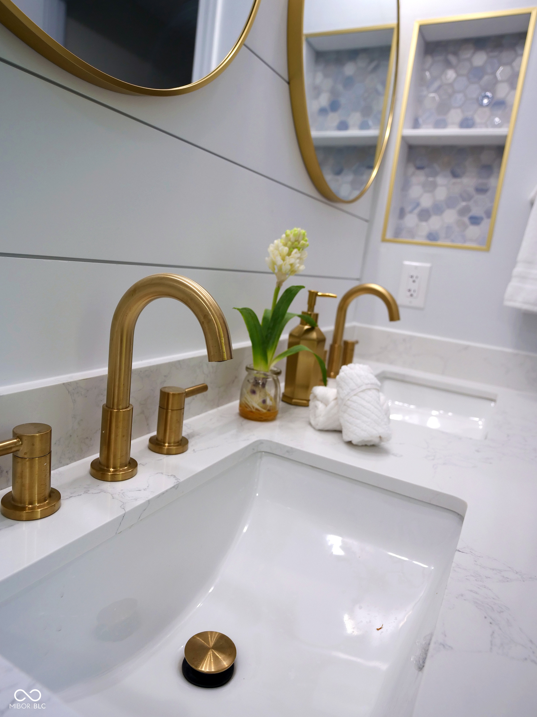 2032 Kessler Blvd E Drive