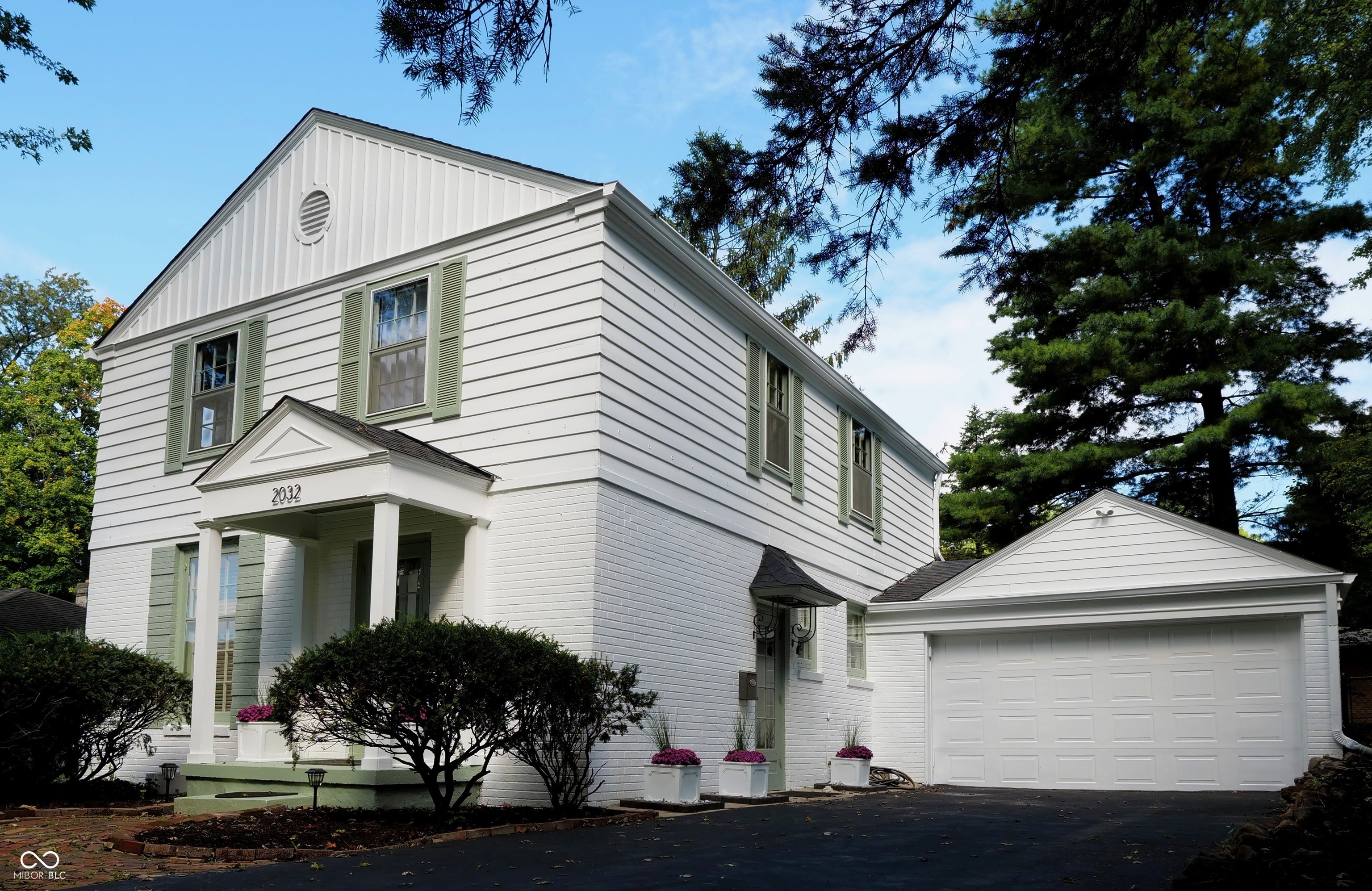 2032 Kessler Blvd E Drive