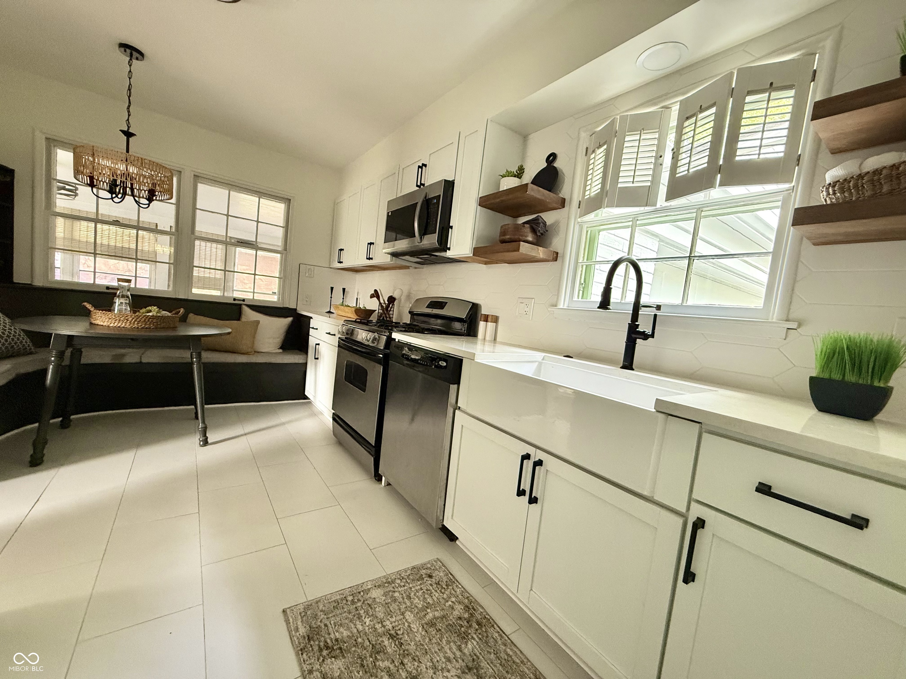 2032 Kessler Blvd E Drive