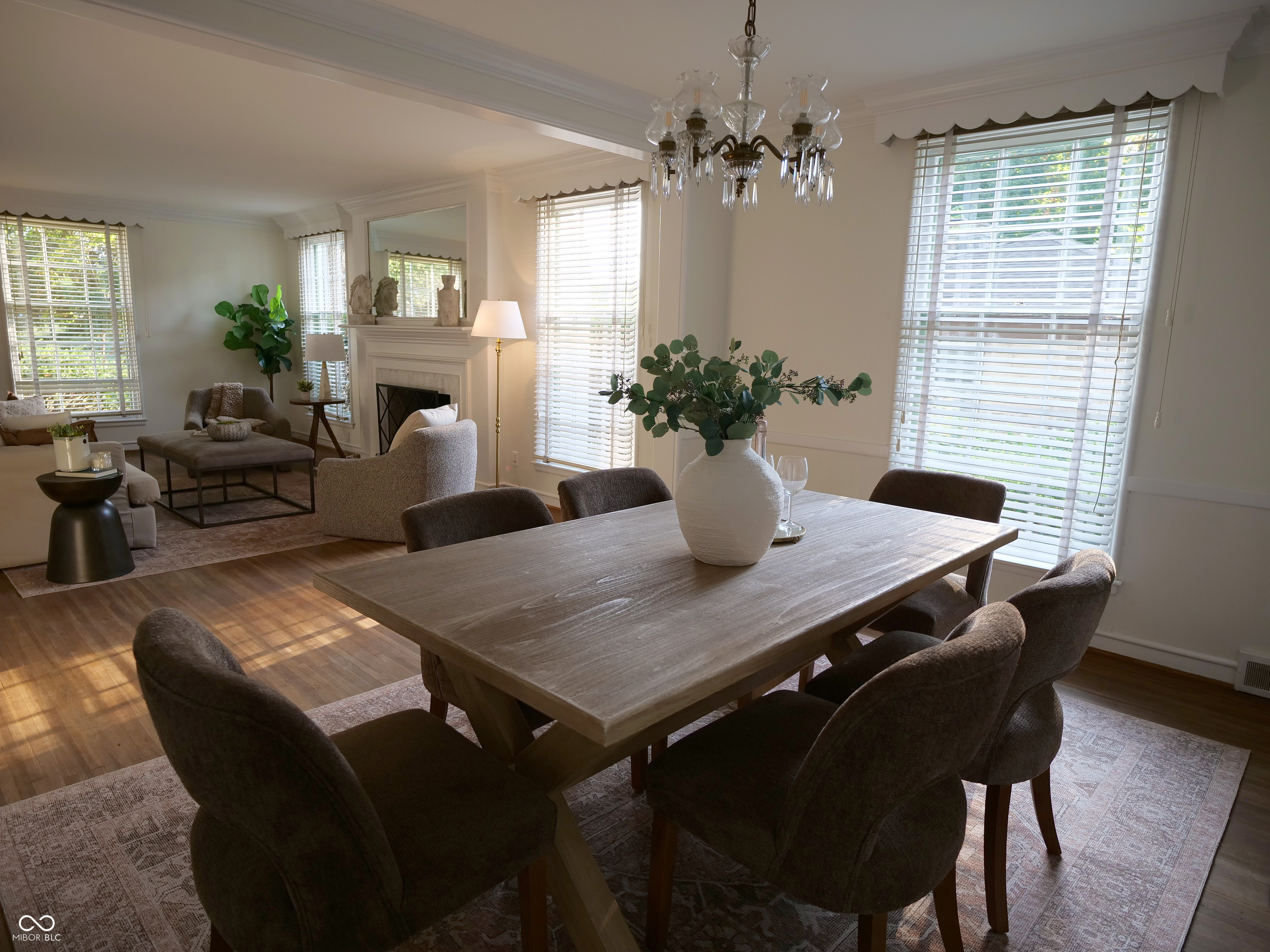 2032 Kessler Blvd E Drive