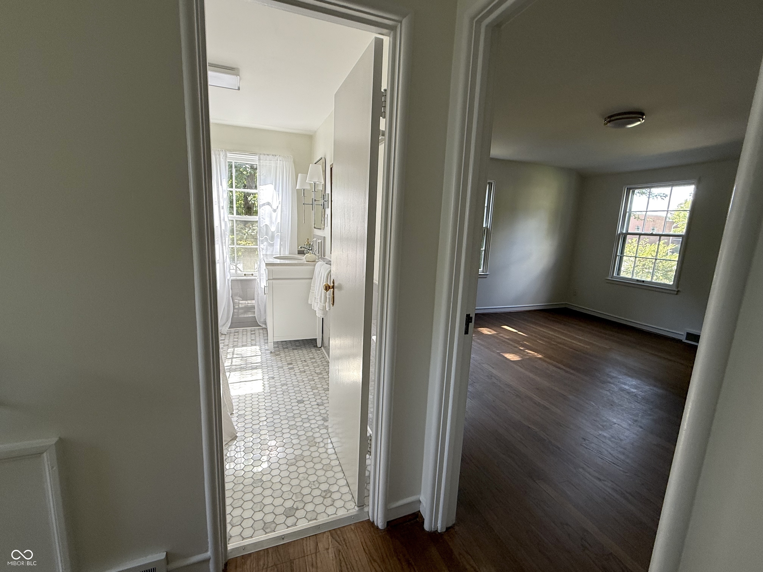 2032 Kessler Blvd E Drive