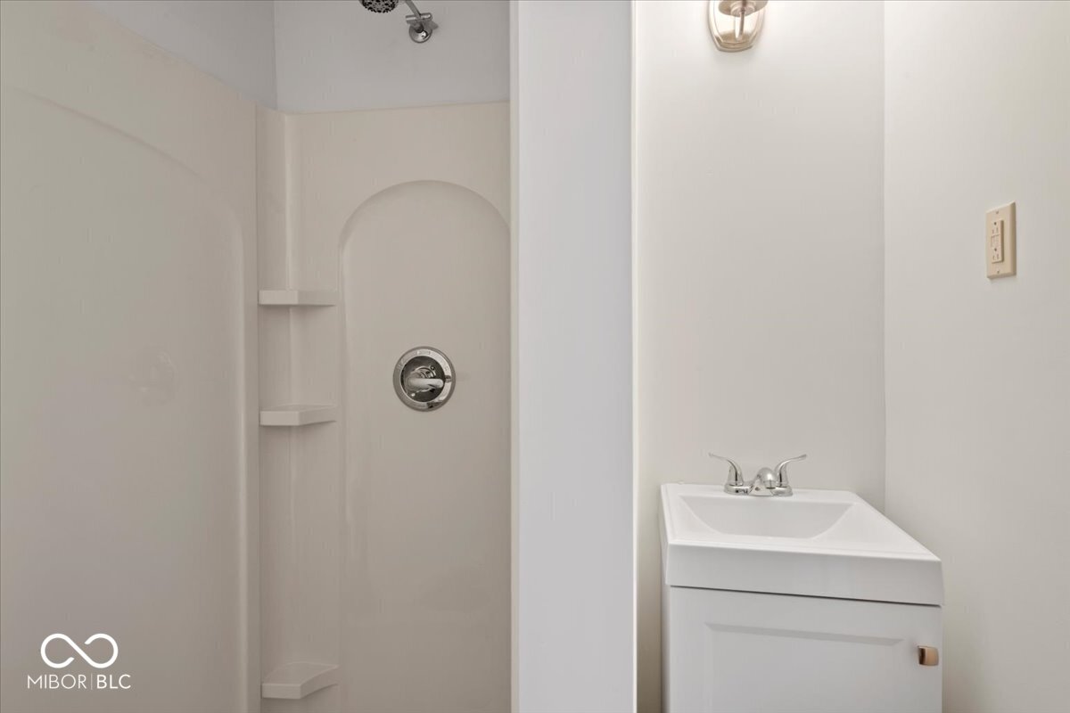 3554 N Illinois Street