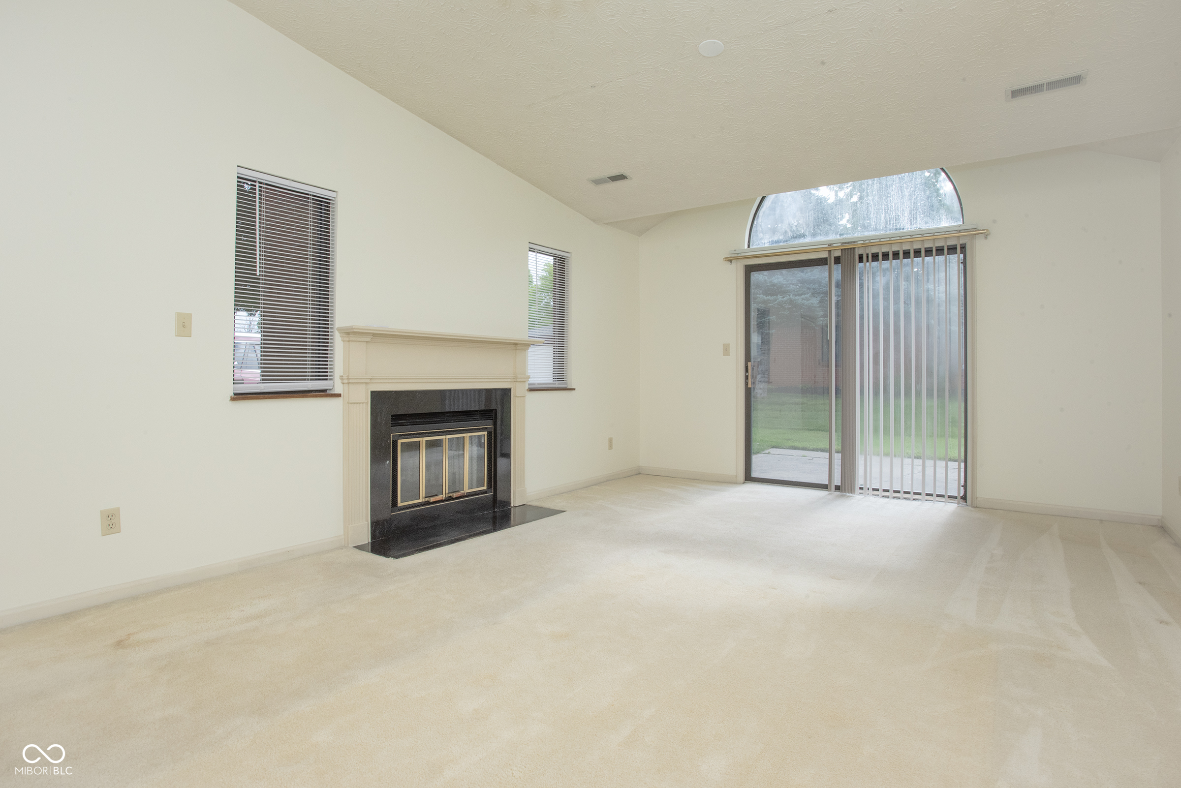 2263 Golden Oaks N