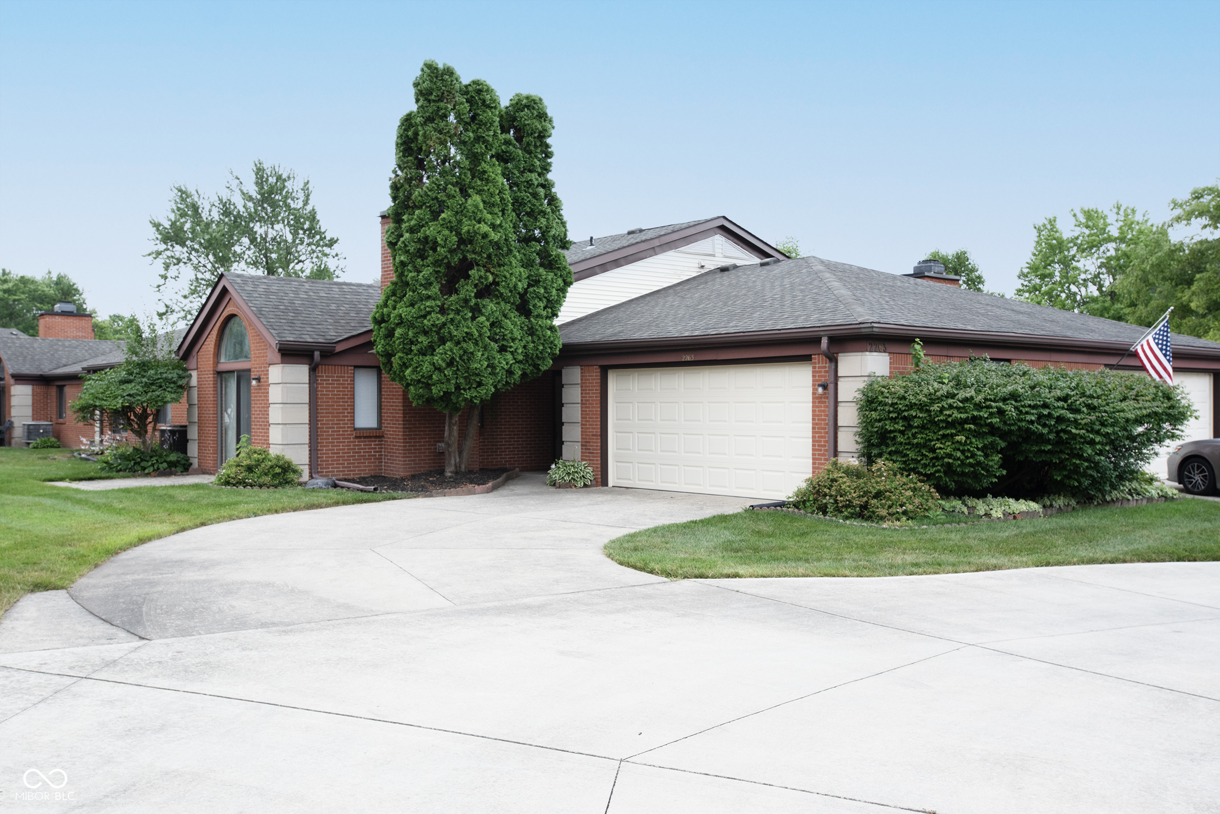 2263 Golden Oaks N