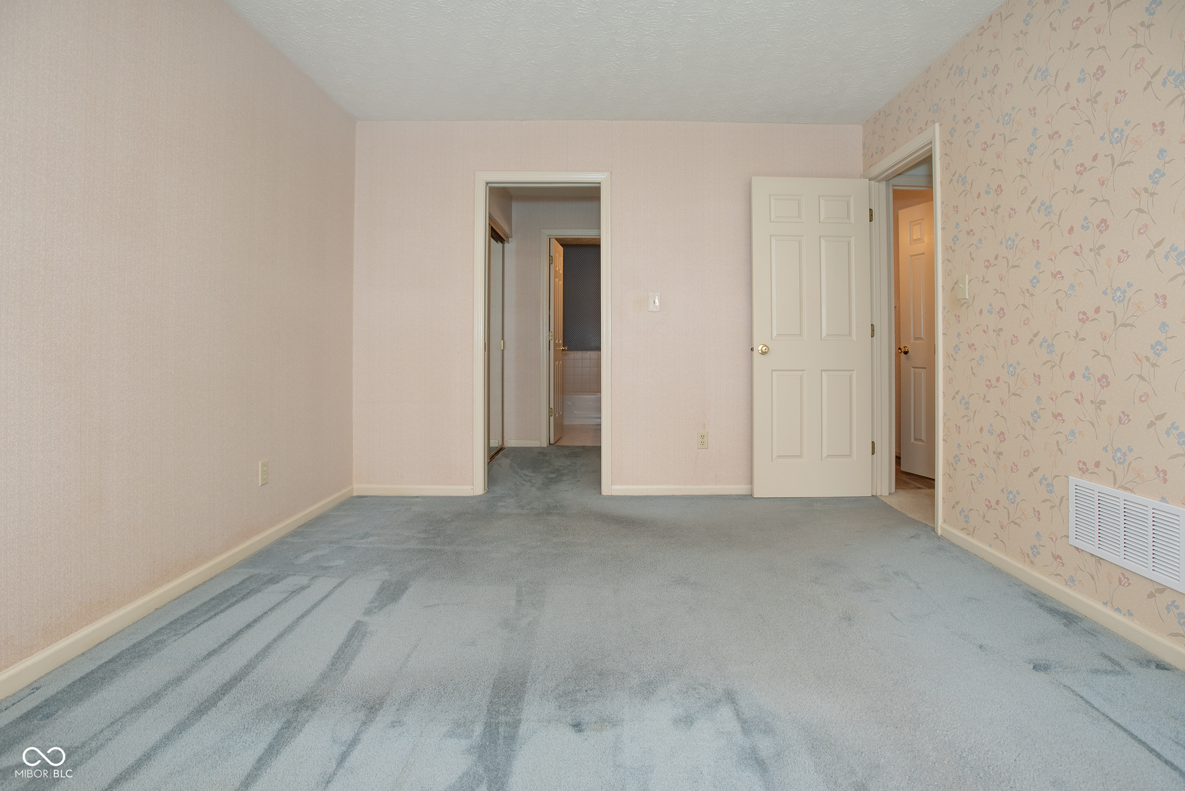2263 Golden Oaks N