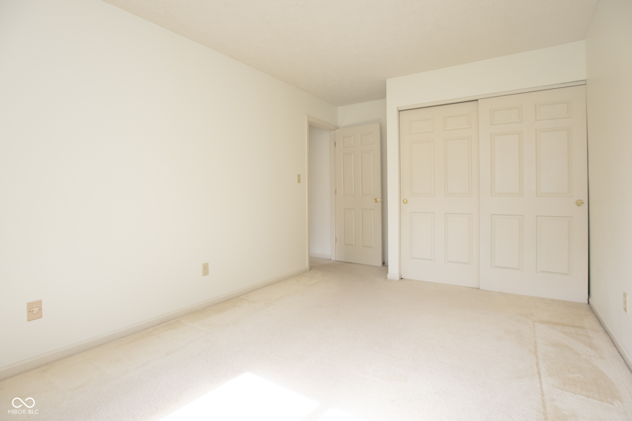 2263 Golden Oaks N
