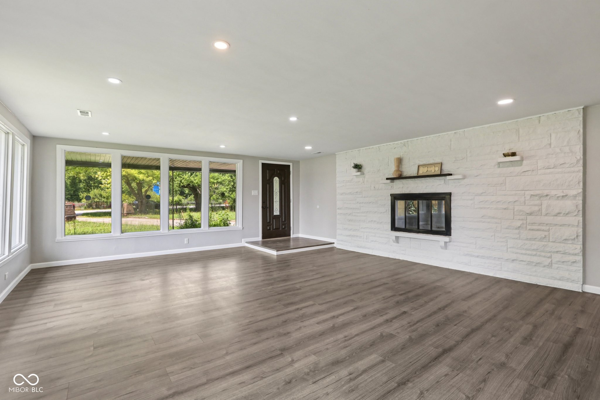 6233 Lafayette Road