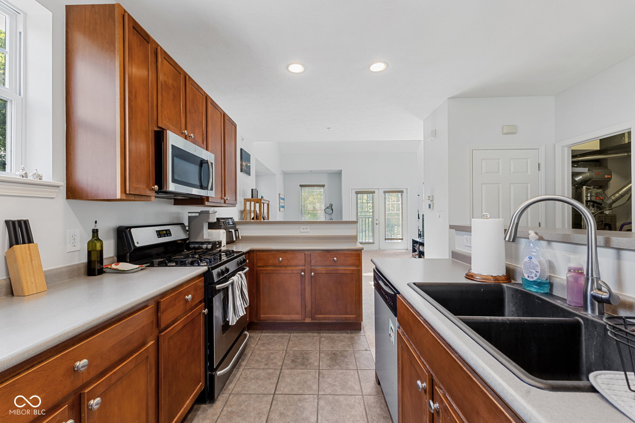 6633 Reserve Drive