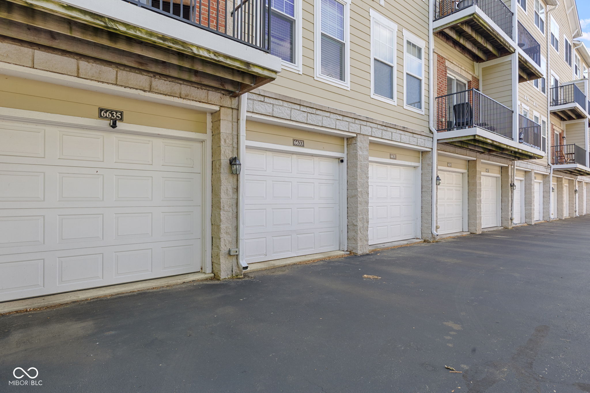 6633 Reserve Drive
