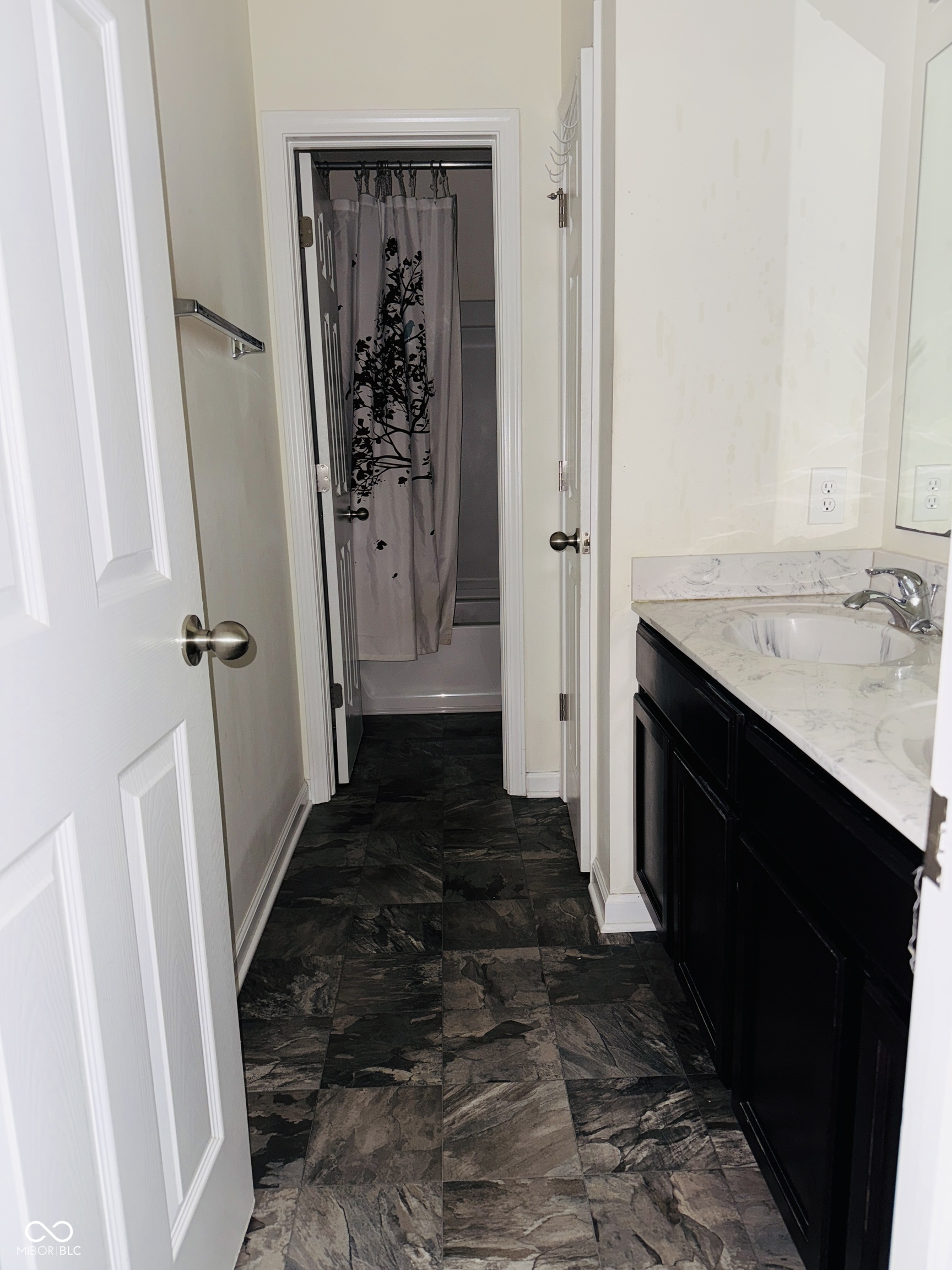 822 Blue Ash Trail