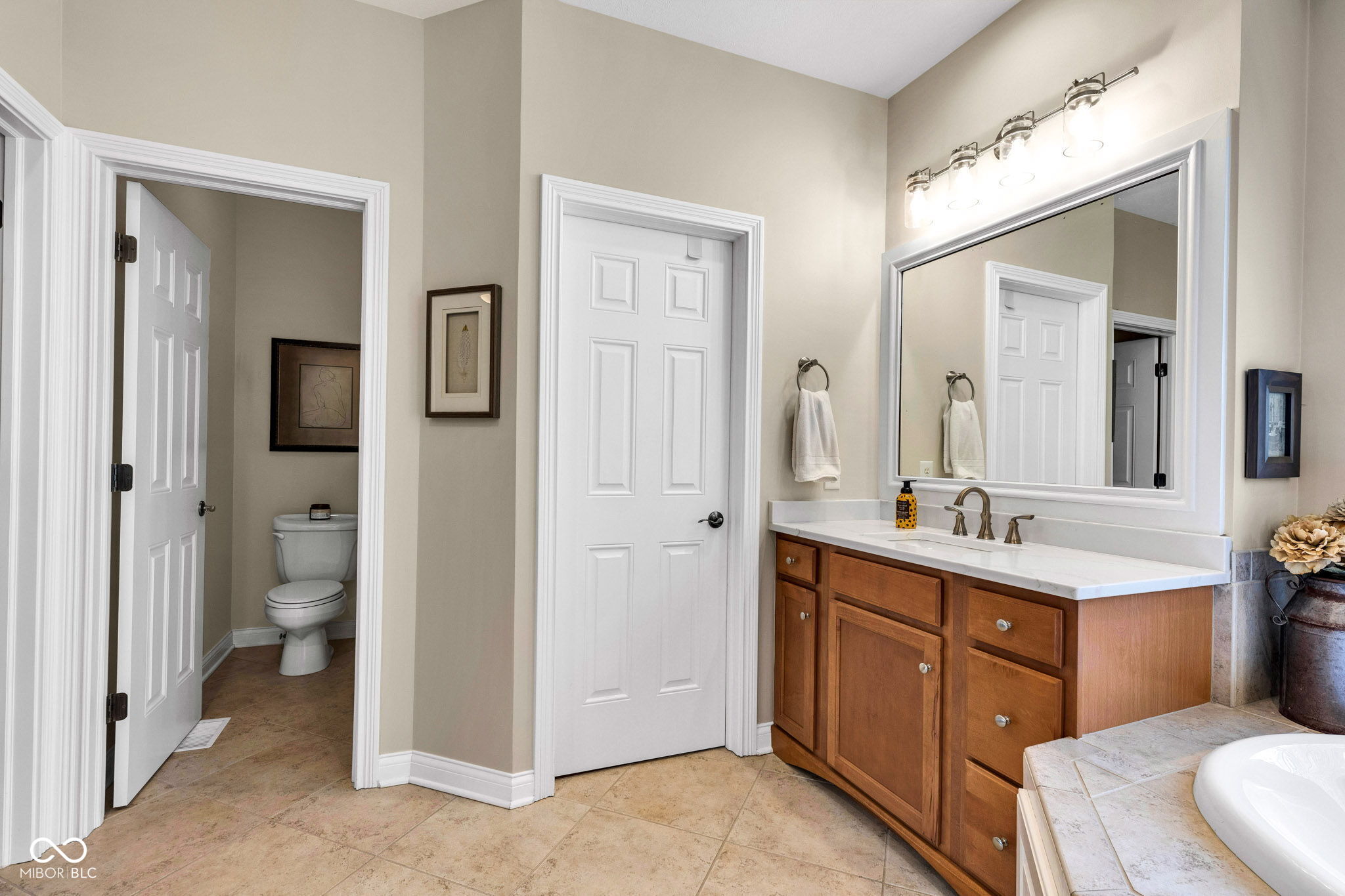 11463 Silver Moon Court