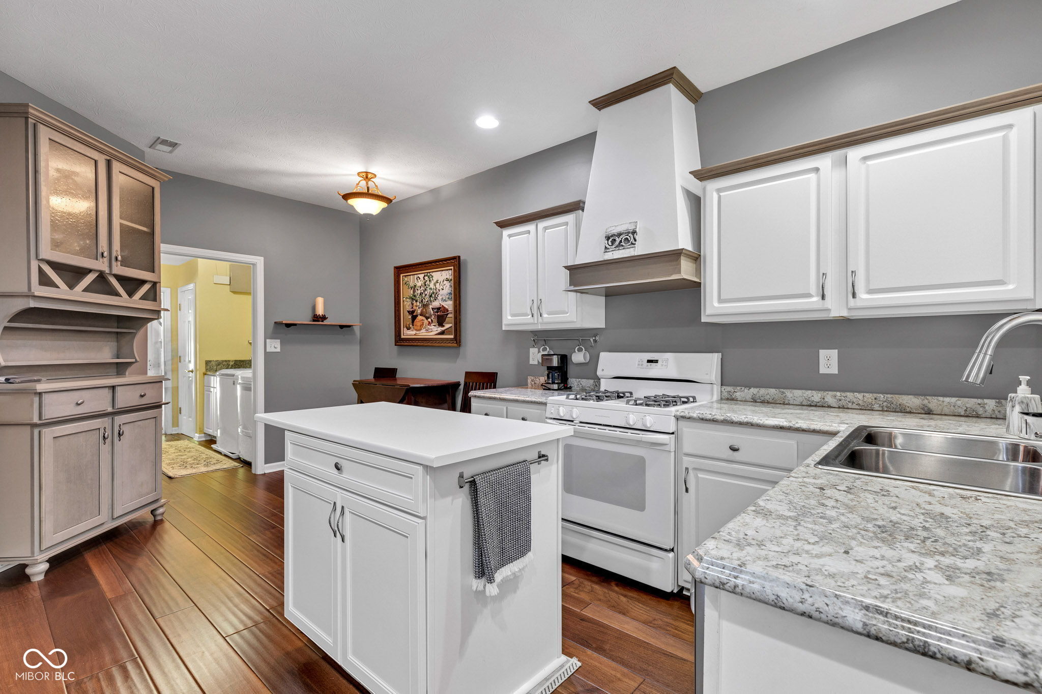 5809 Spruce Knoll Court
