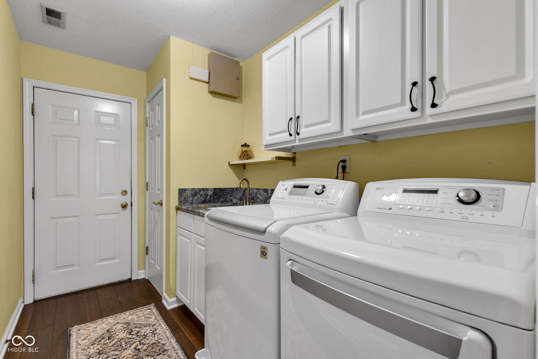 5809 Spruce Knoll Court