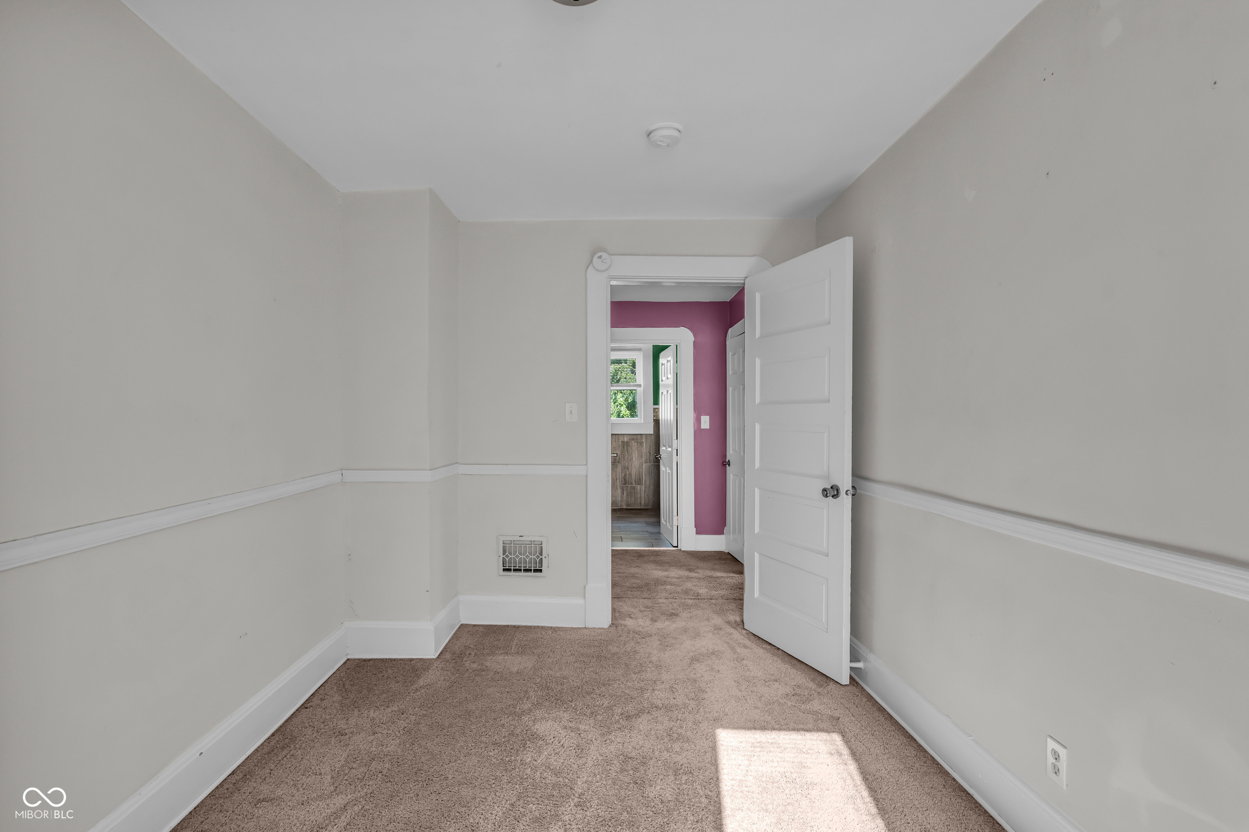 1232 N Oakland Avenue