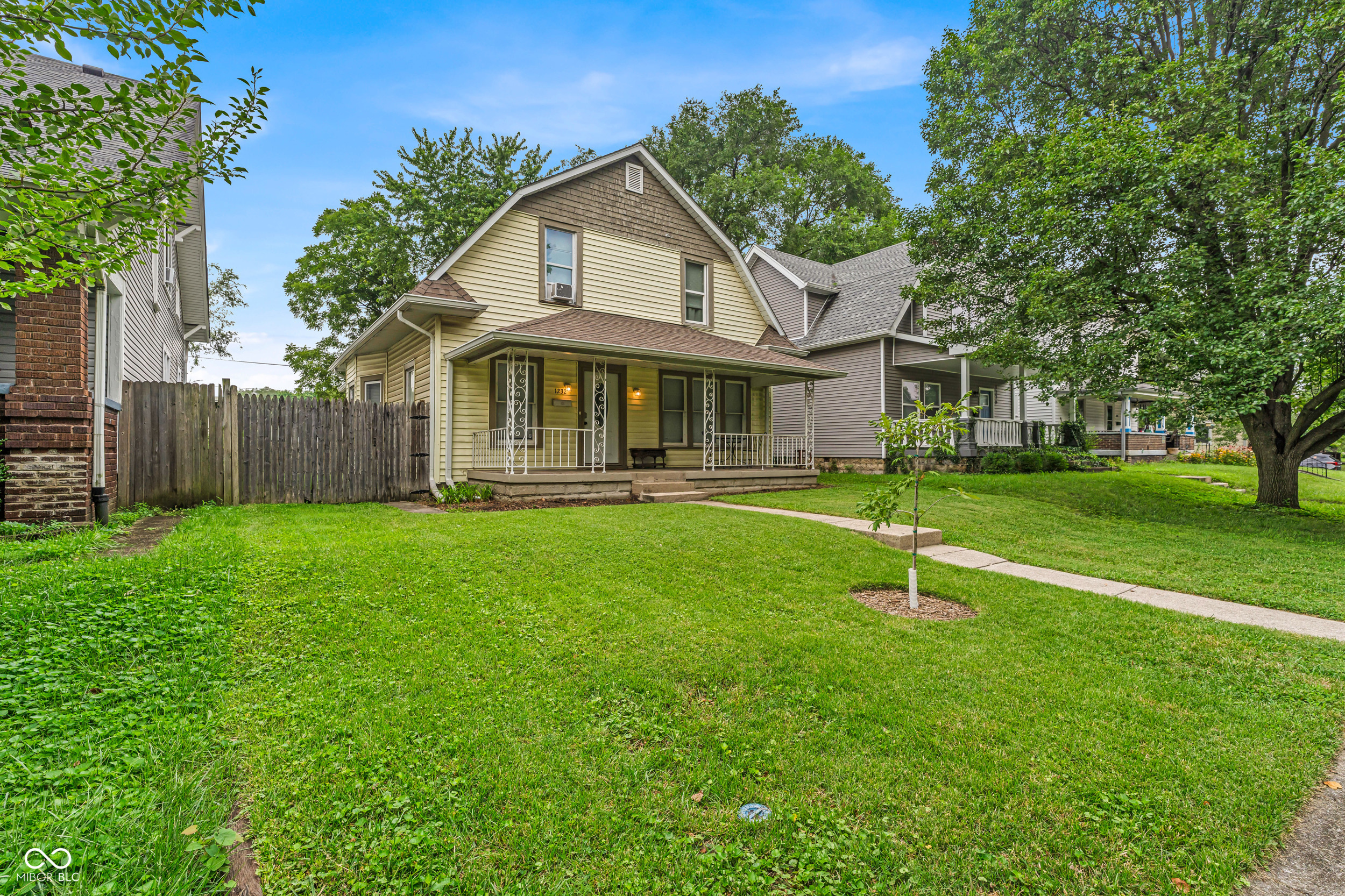 1232 N Oakland Avenue