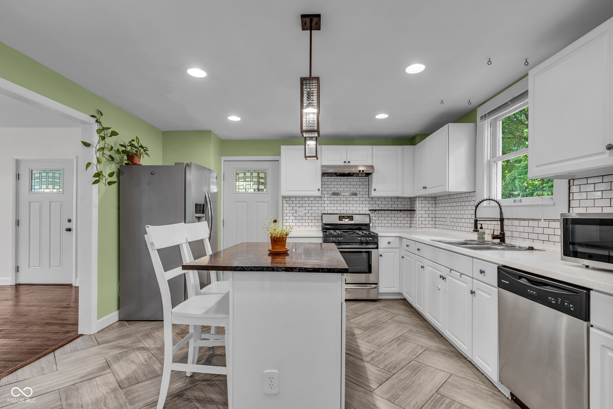 1232 N Oakland Avenue