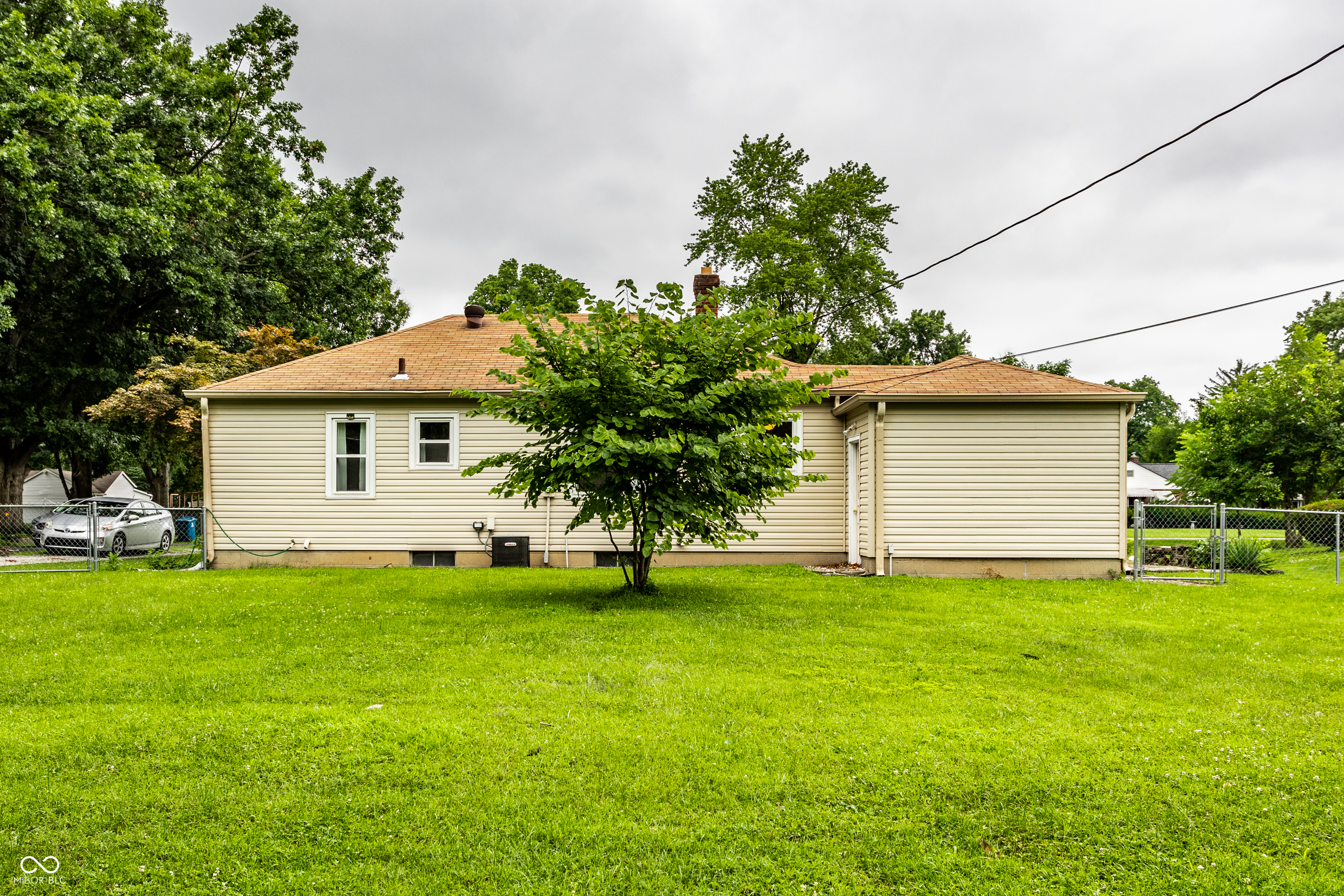 2201 E 65th Street