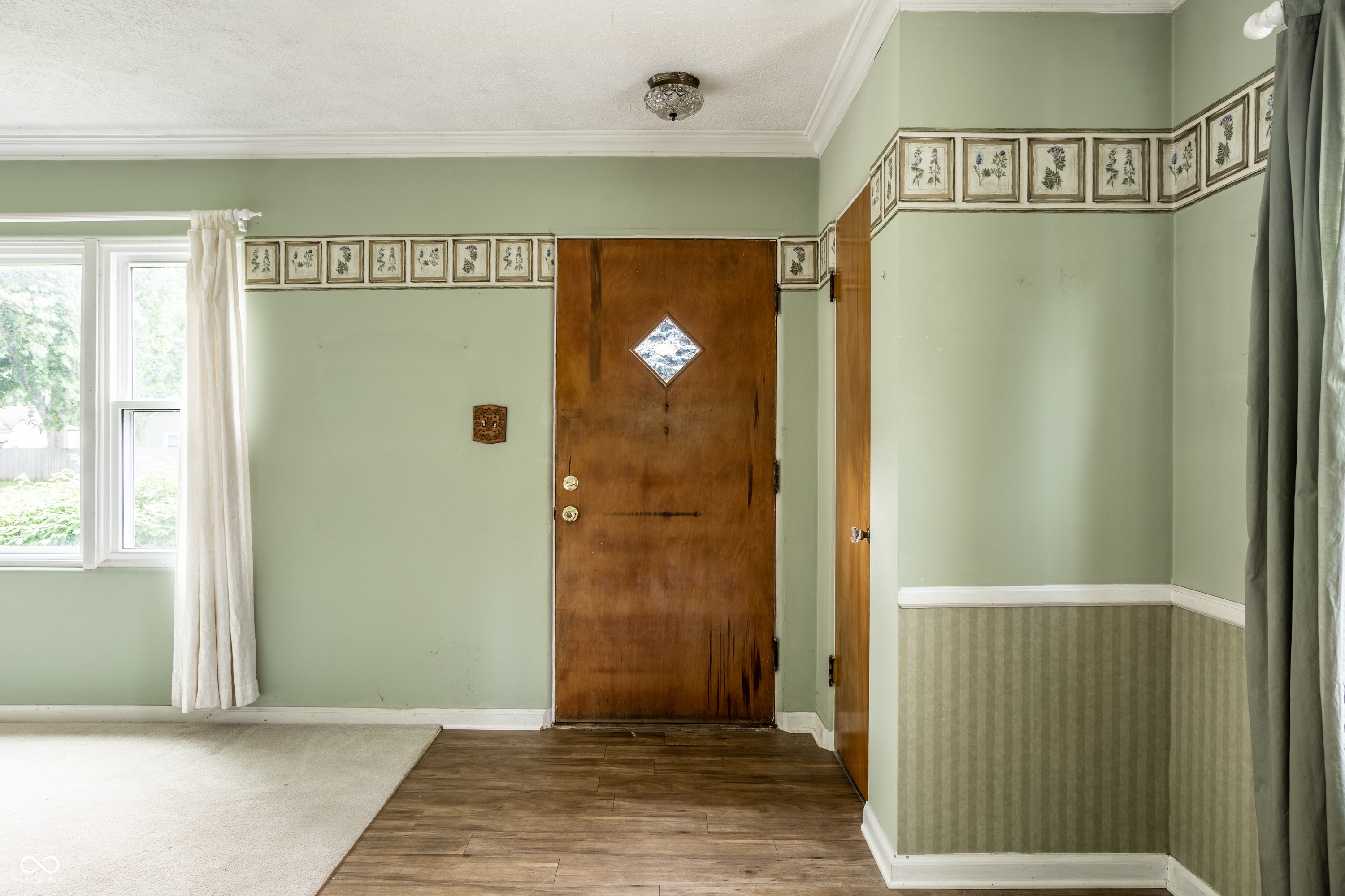 2201 E 65th Street