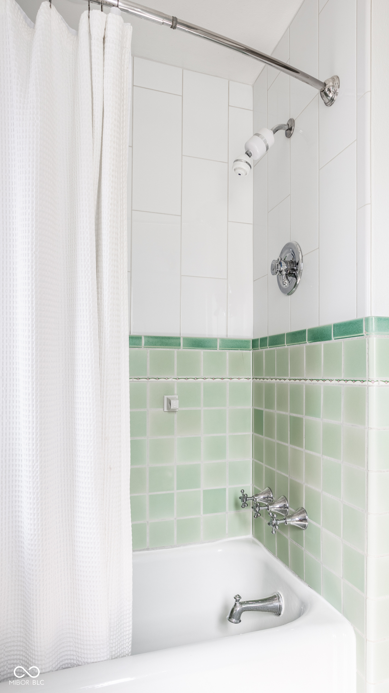 5433 N Delaware Street