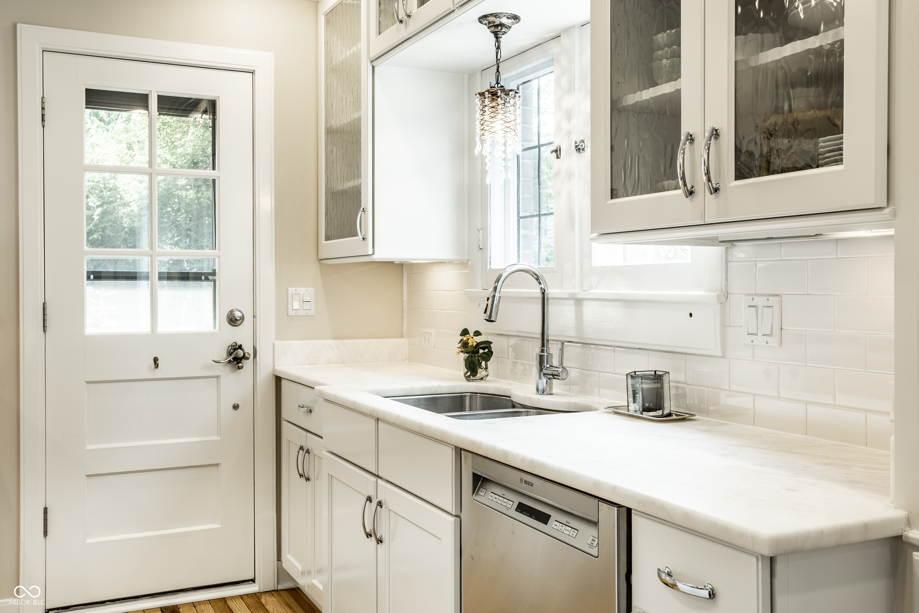 5433 N Delaware Street