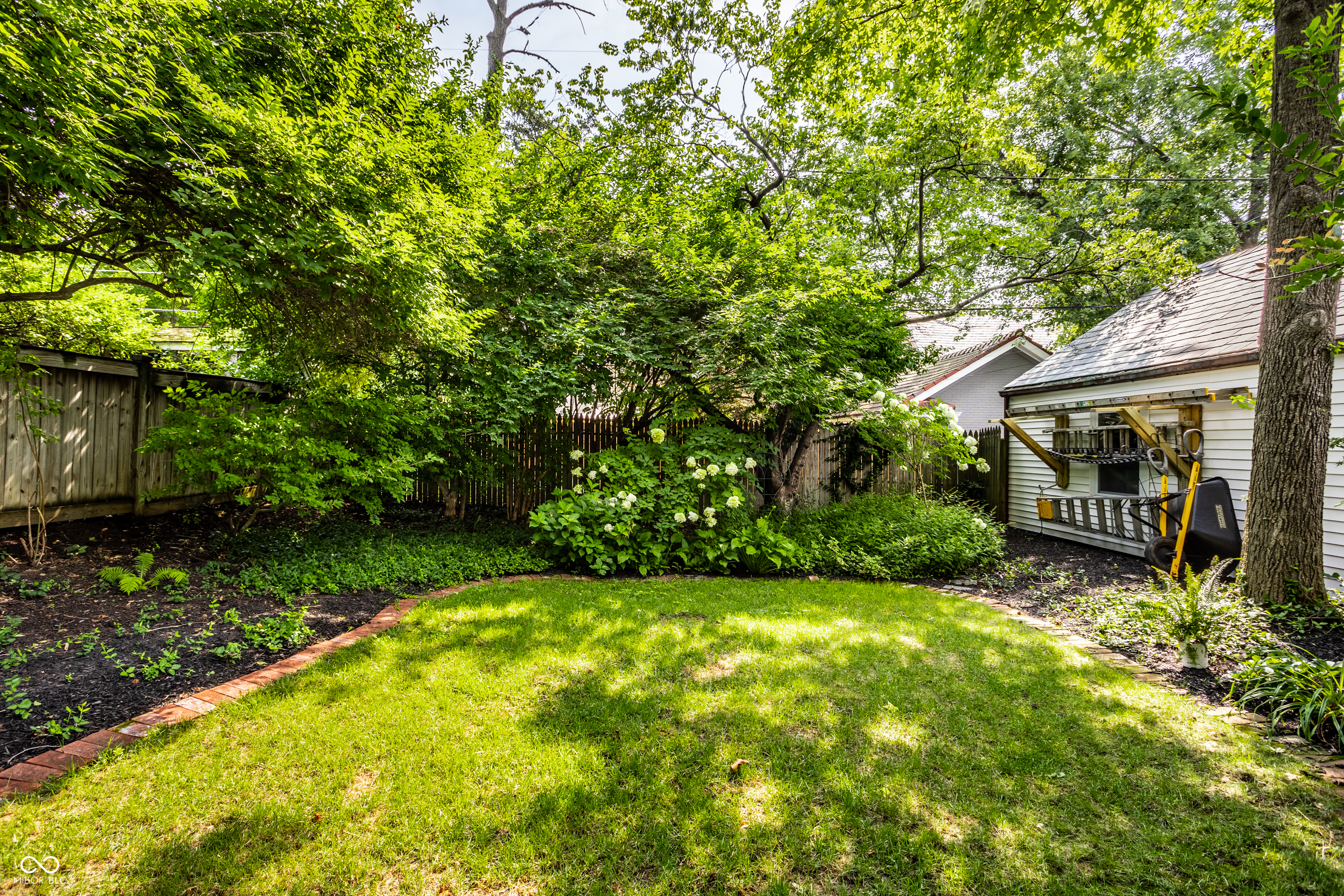 5433 N Delaware Street