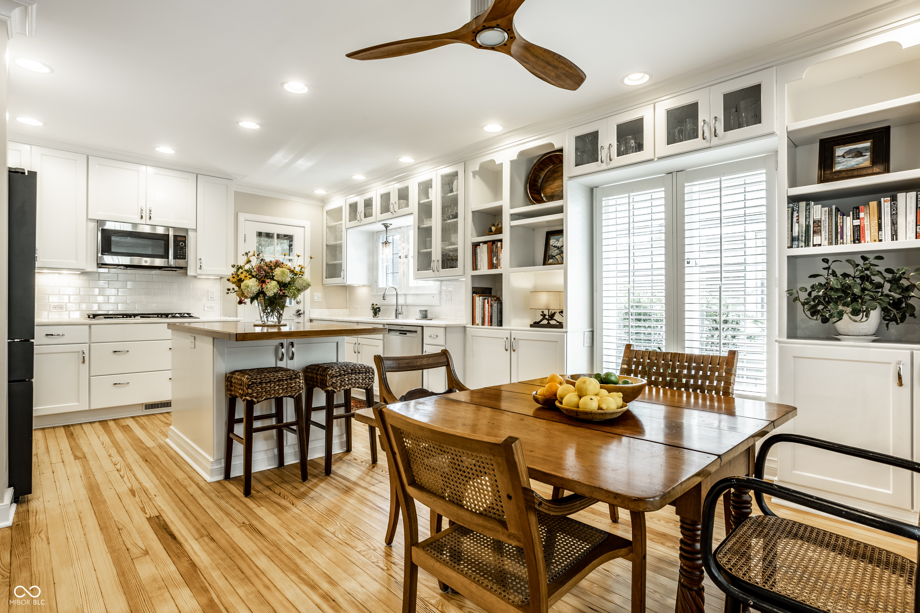 5433 N Delaware Street